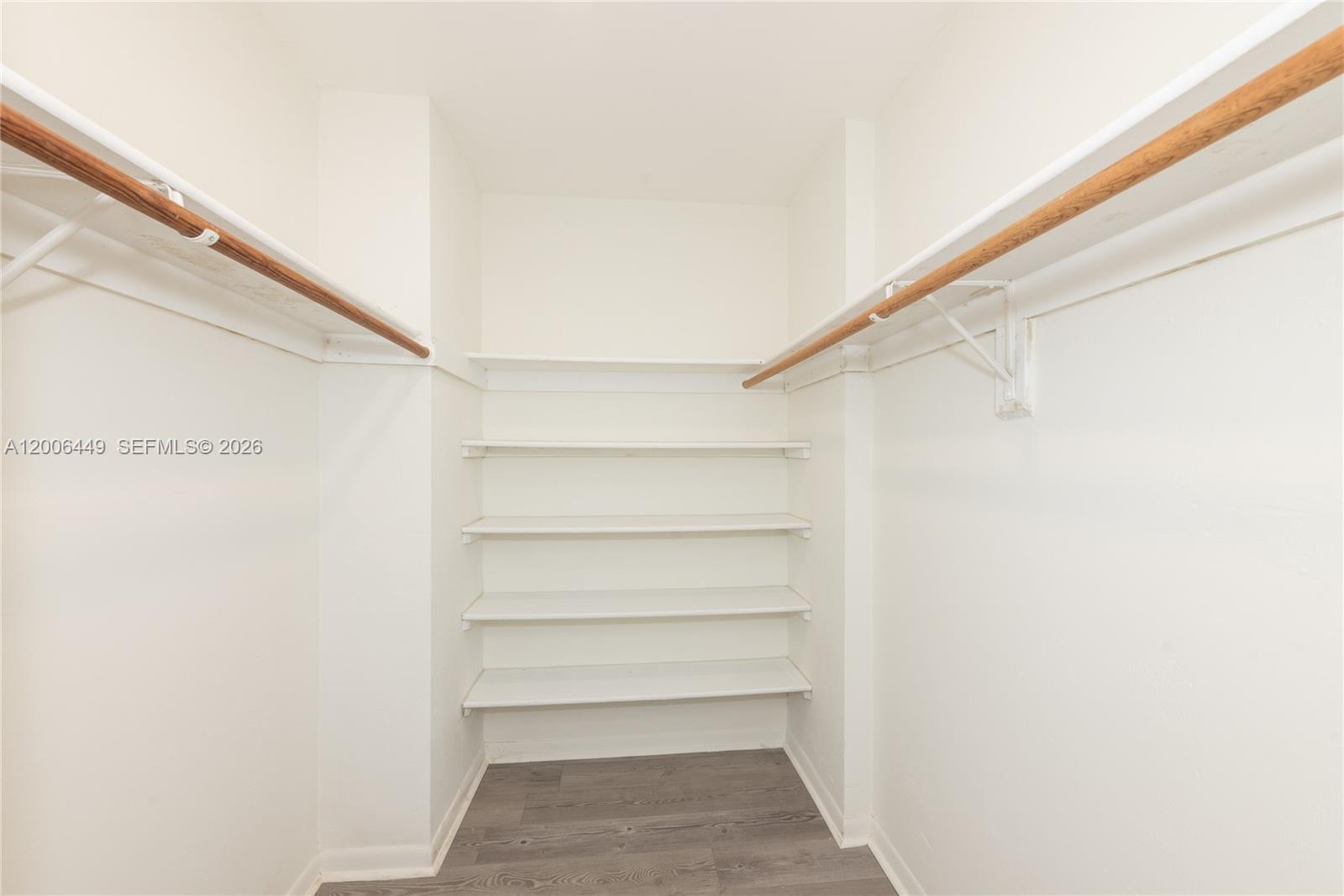 600 Grapetree Dr 8fs Property Photo 23