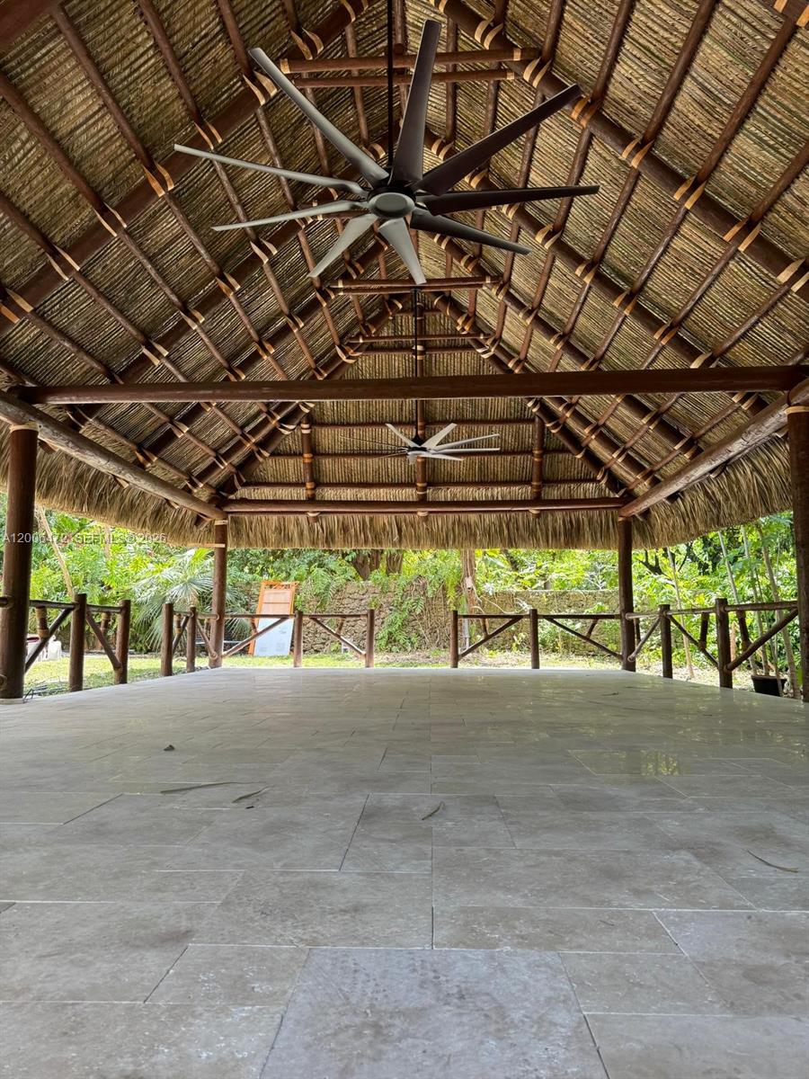 A12006472 Property Photo 11