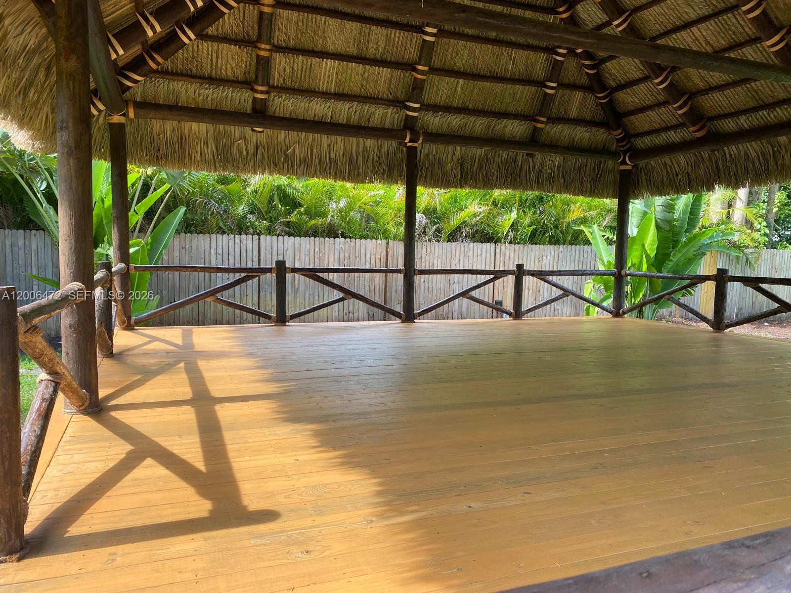A12006472 Property Photo 18