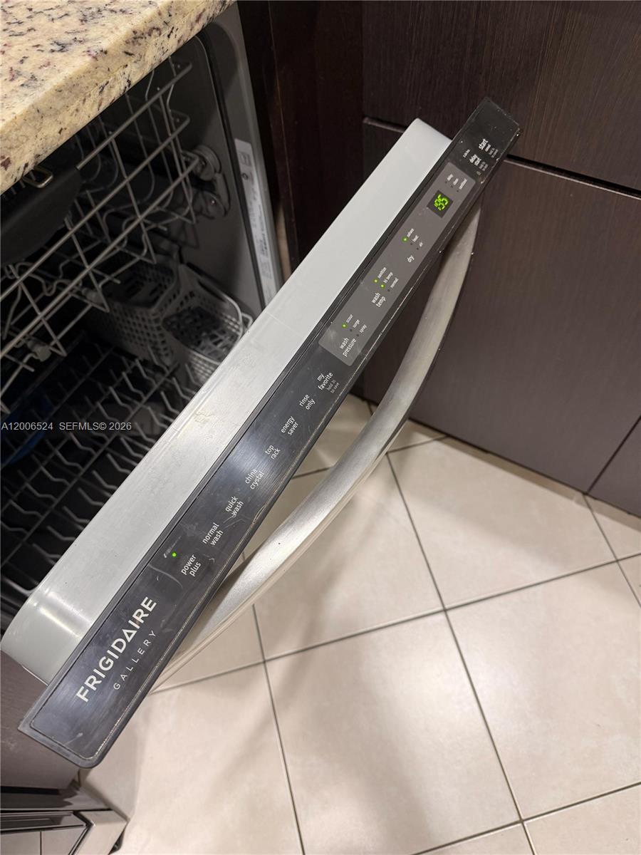 9040 Nw 54th St Property Photo 9