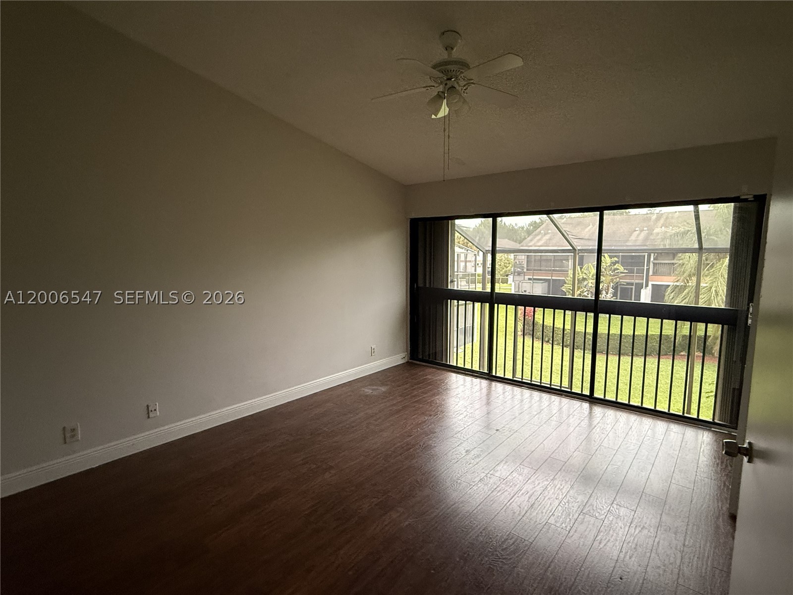 4220 Sw 71st Way Property Photo 4