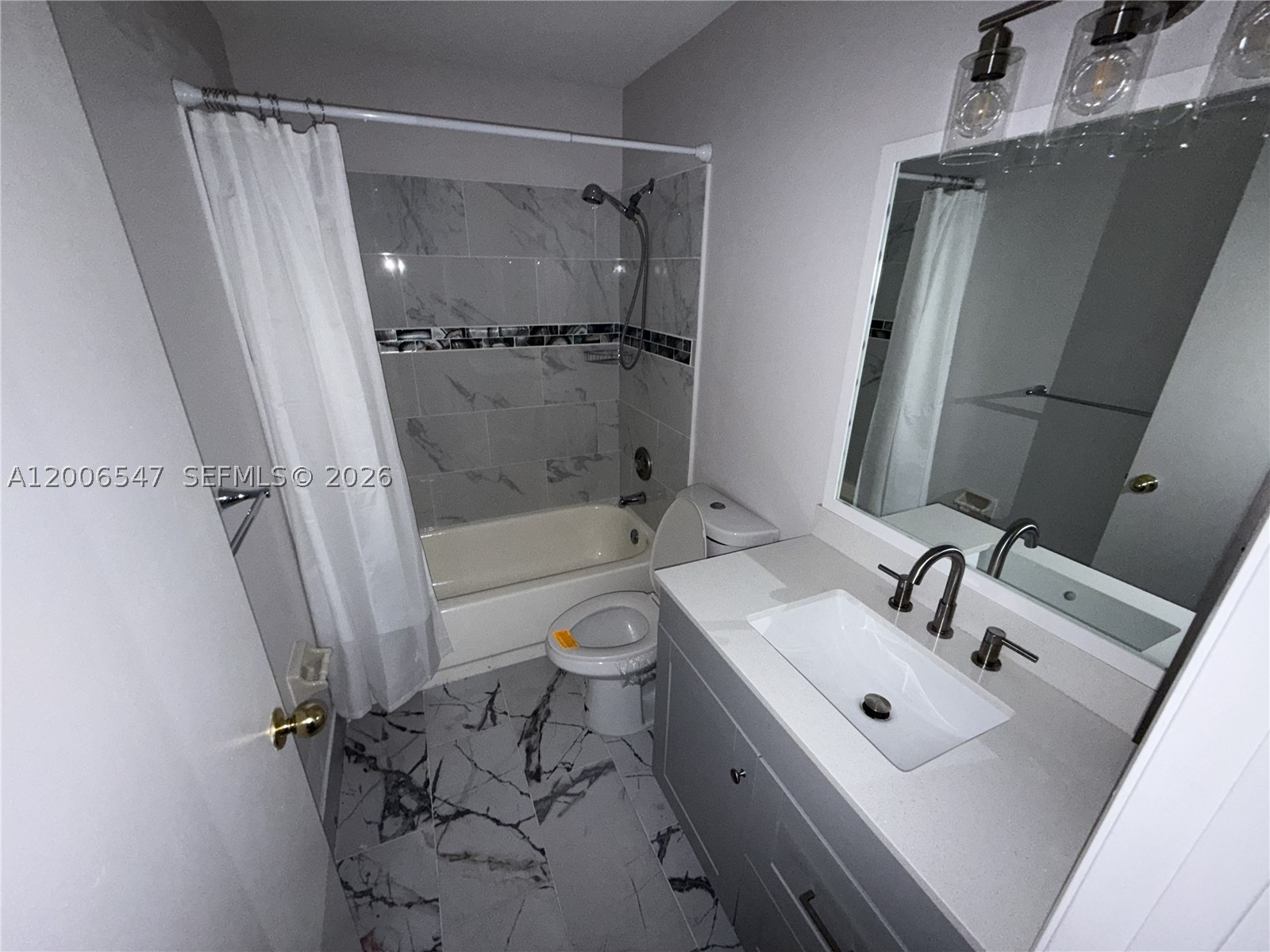 4220 Sw 71st Way Property Photo 7