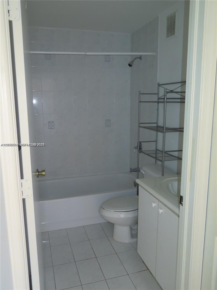 6202 Nw 116th Pl 443 Property Photo 10