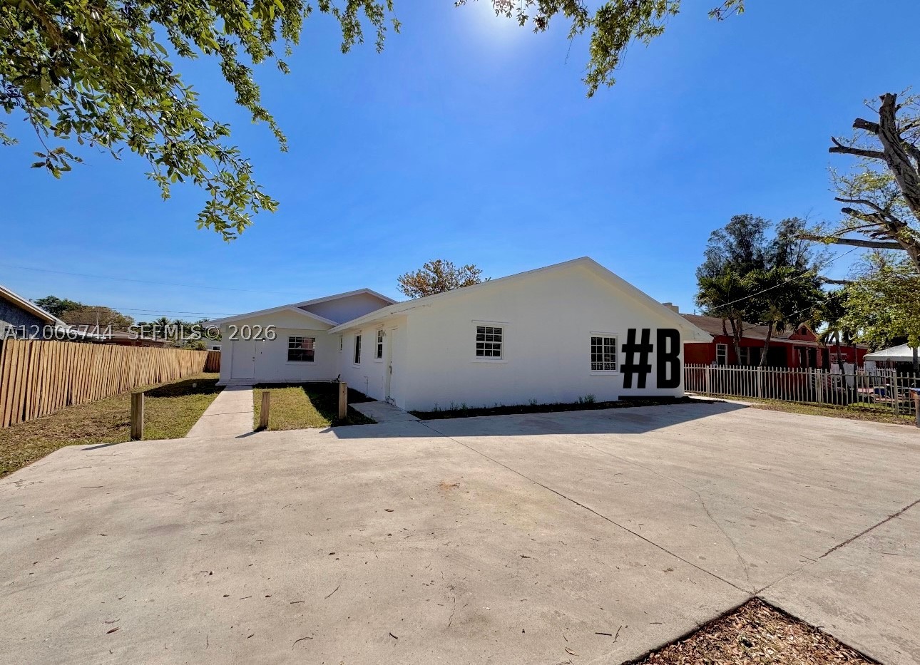 15741 Nw 40th Ct B Property Photo 2