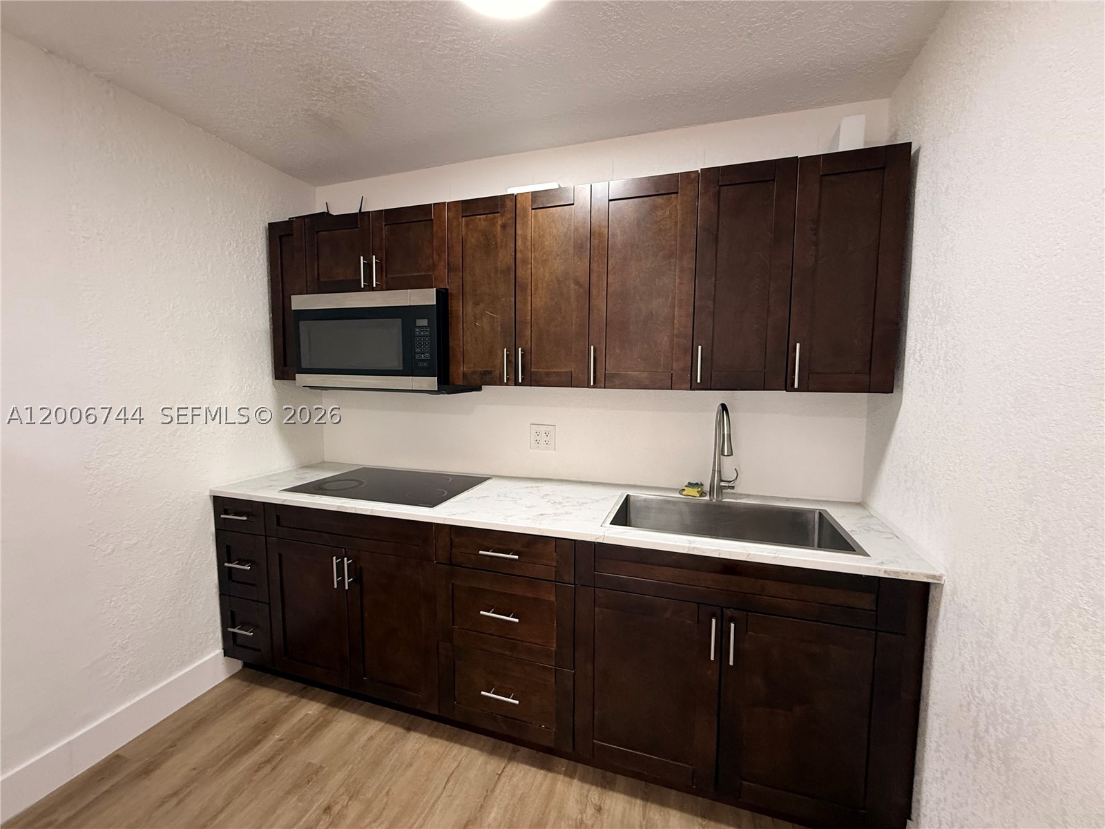 15741 Nw 40th Ct B Property Photo 4