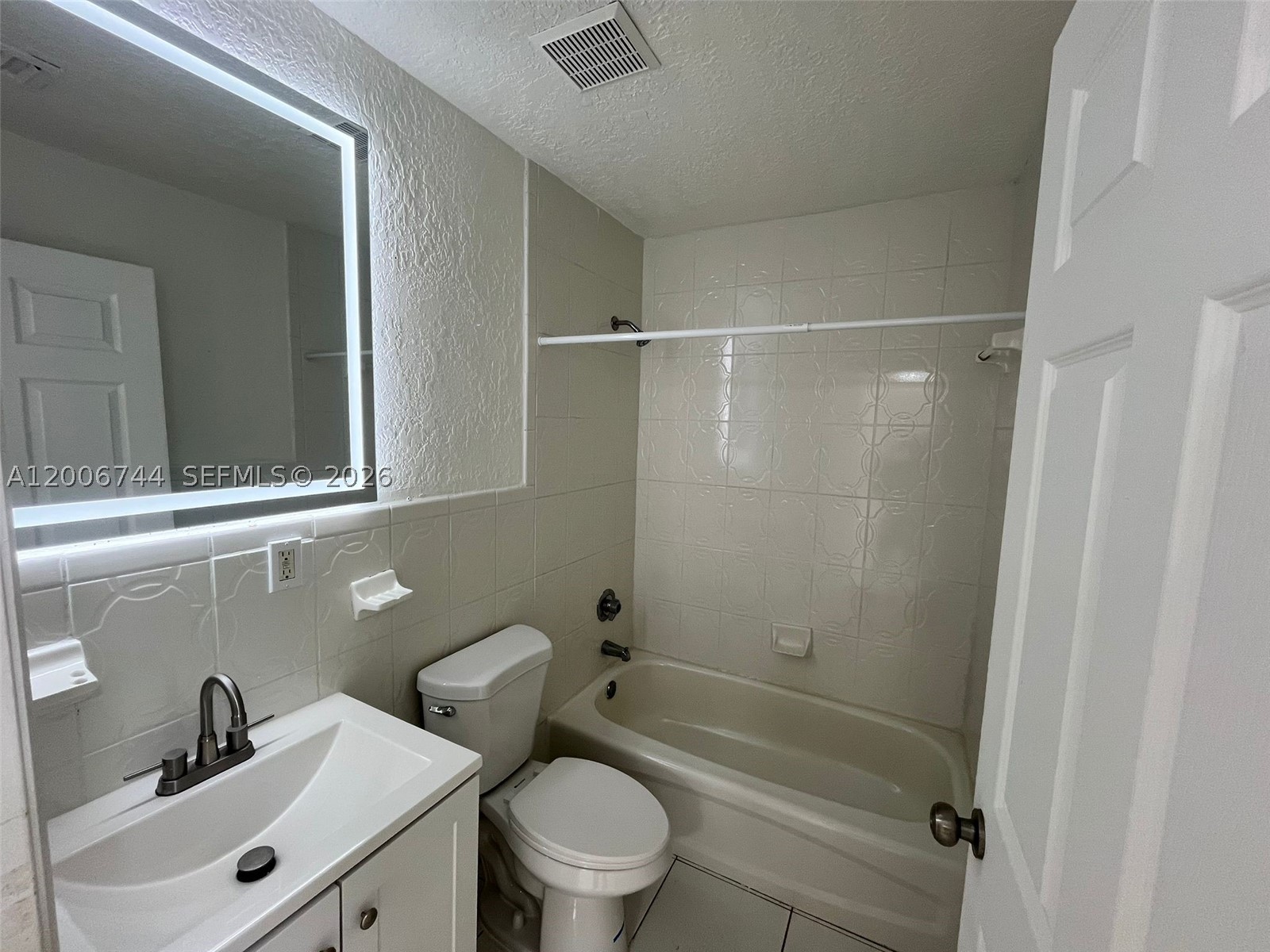 15741 Nw 40th Ct B Property Photo 11