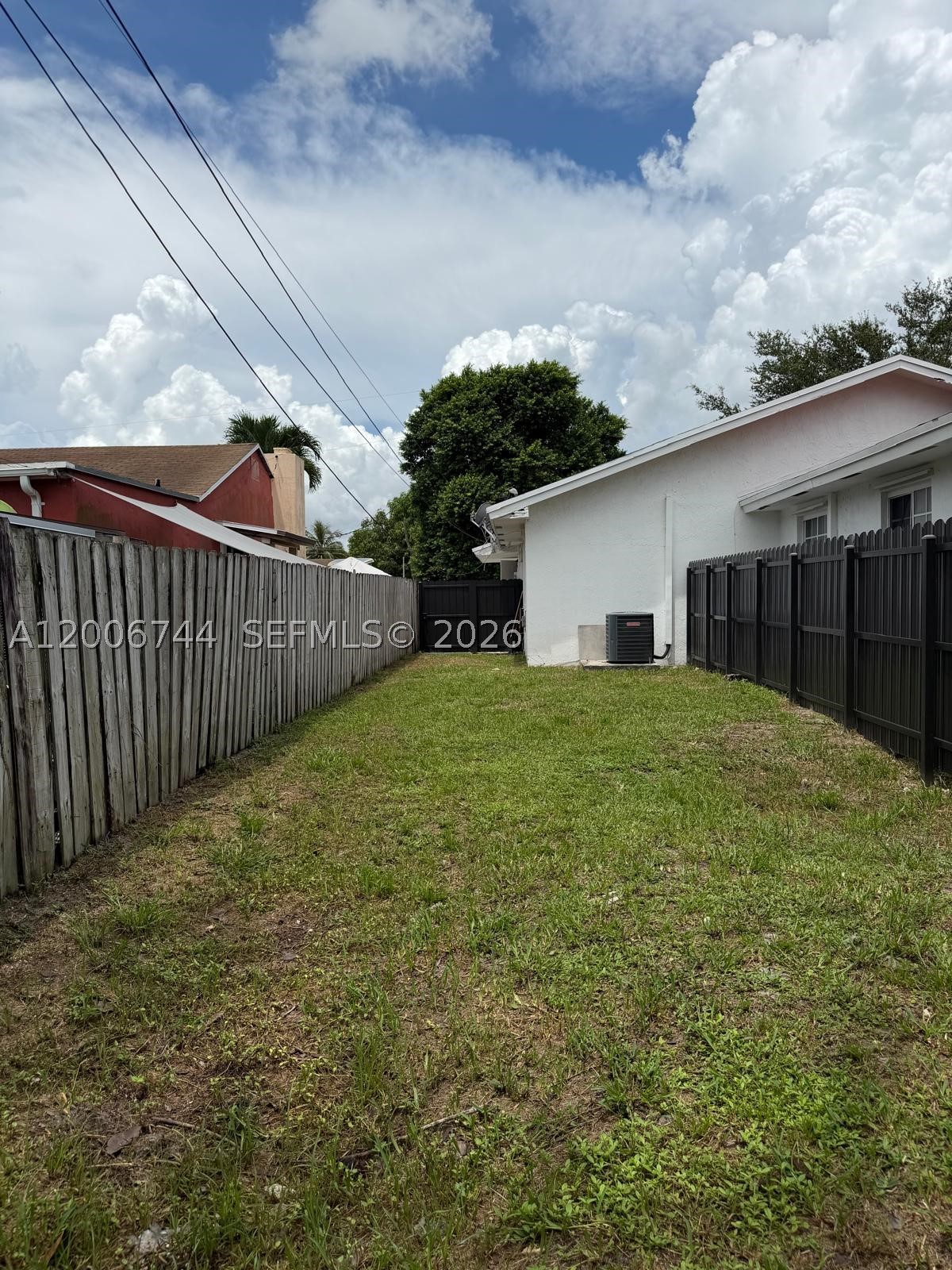 15741 Nw 40th Ct B Property Photo 12