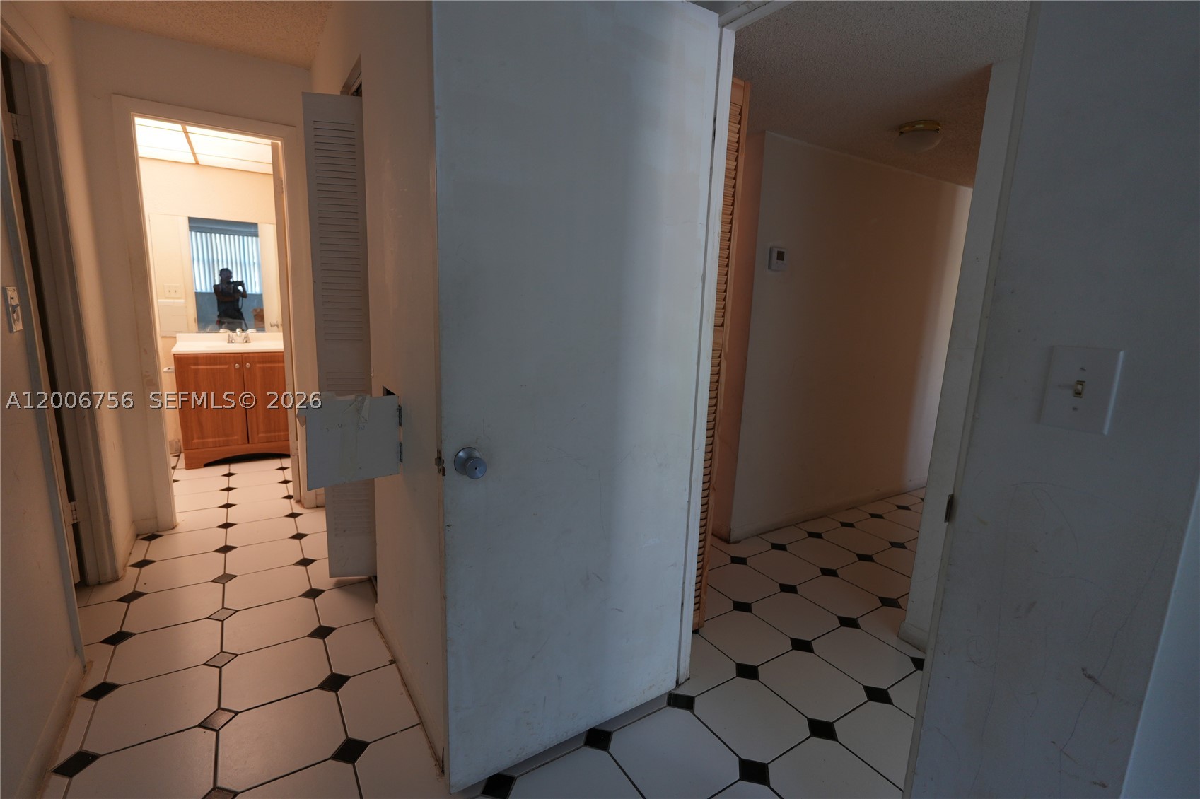 500 Executive Center Dr 1j Property Photo 7