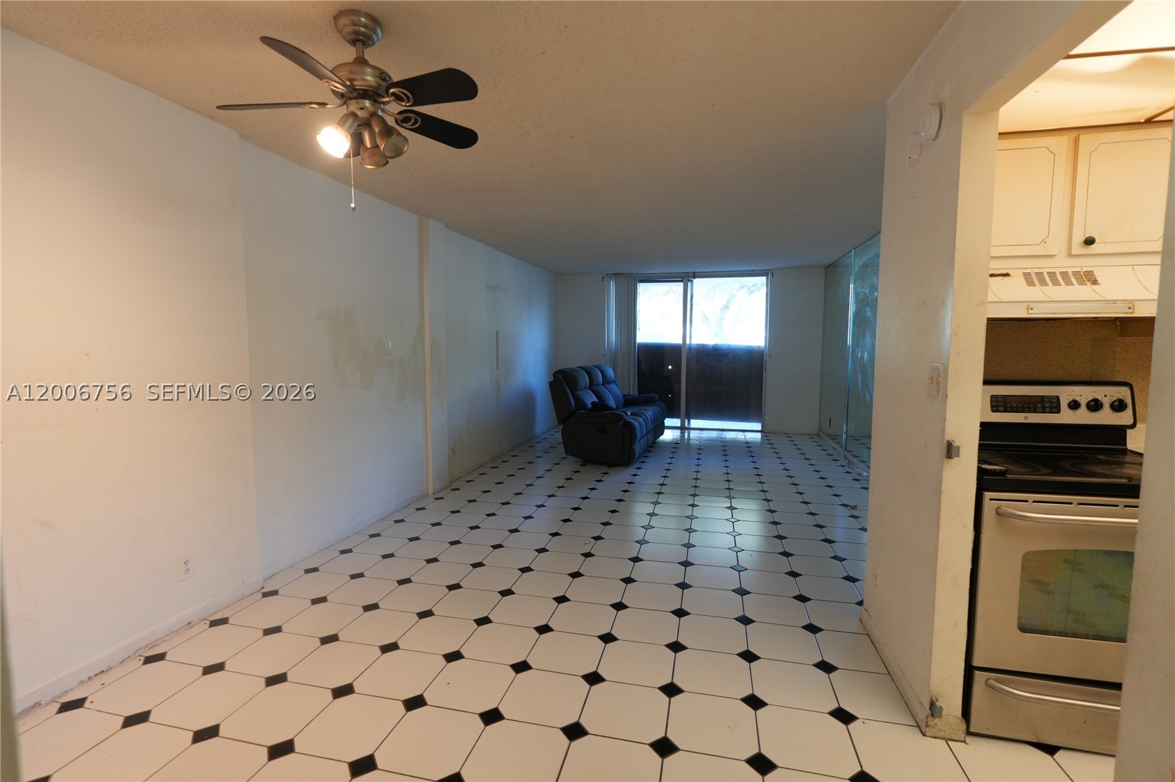 500 Executive Center Dr 1j Property Photo 18