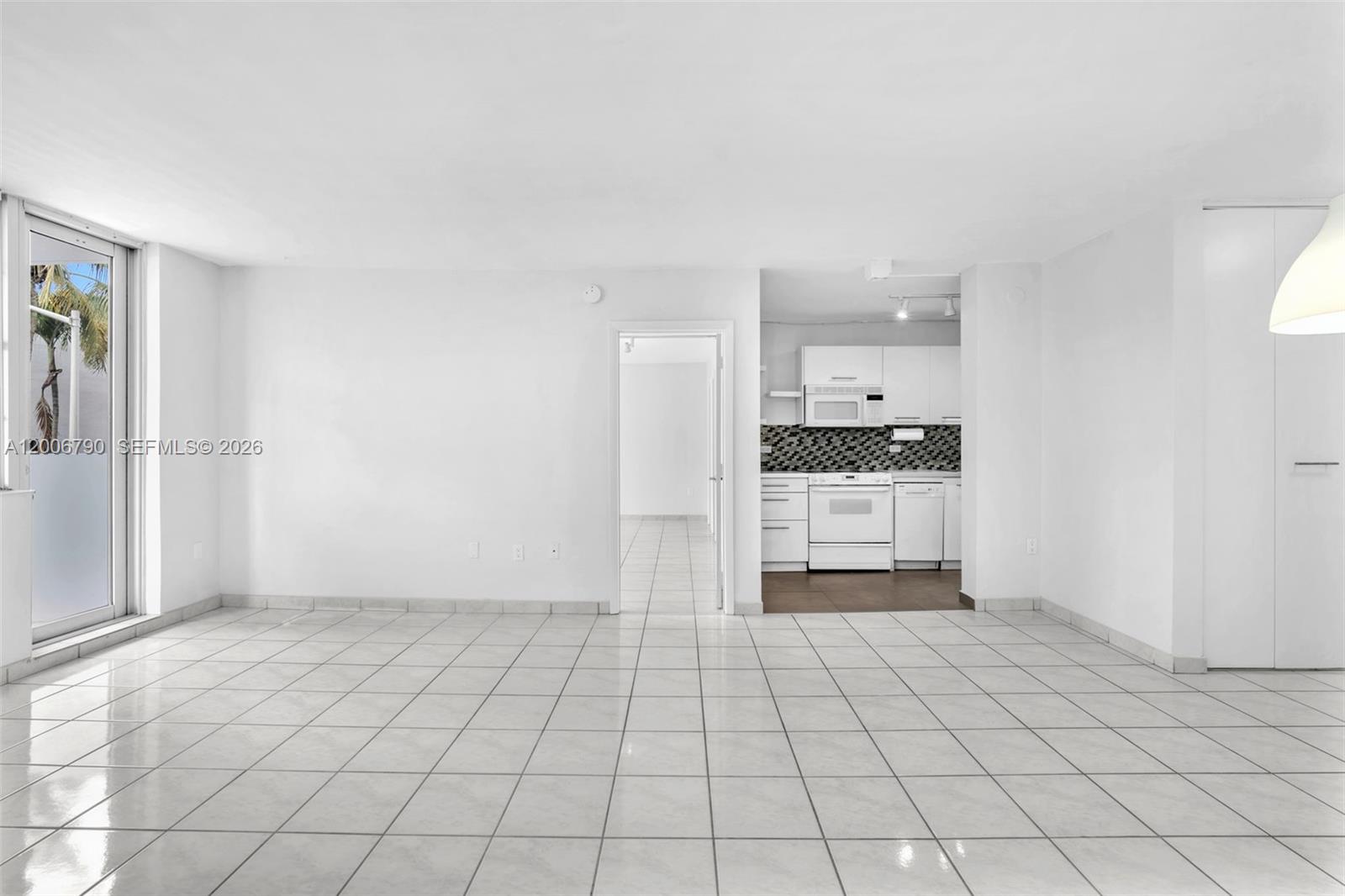 5313 Collins Ave 204 Property Photo 6