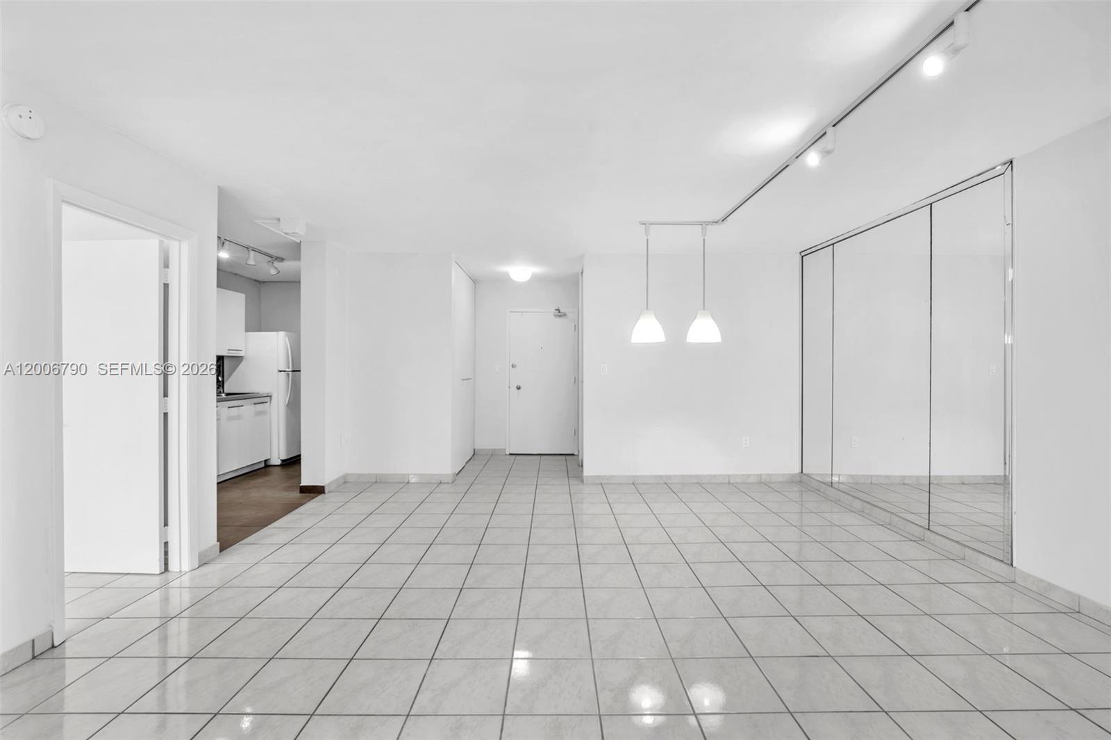 5313 Collins Ave 204 Property Photo 8