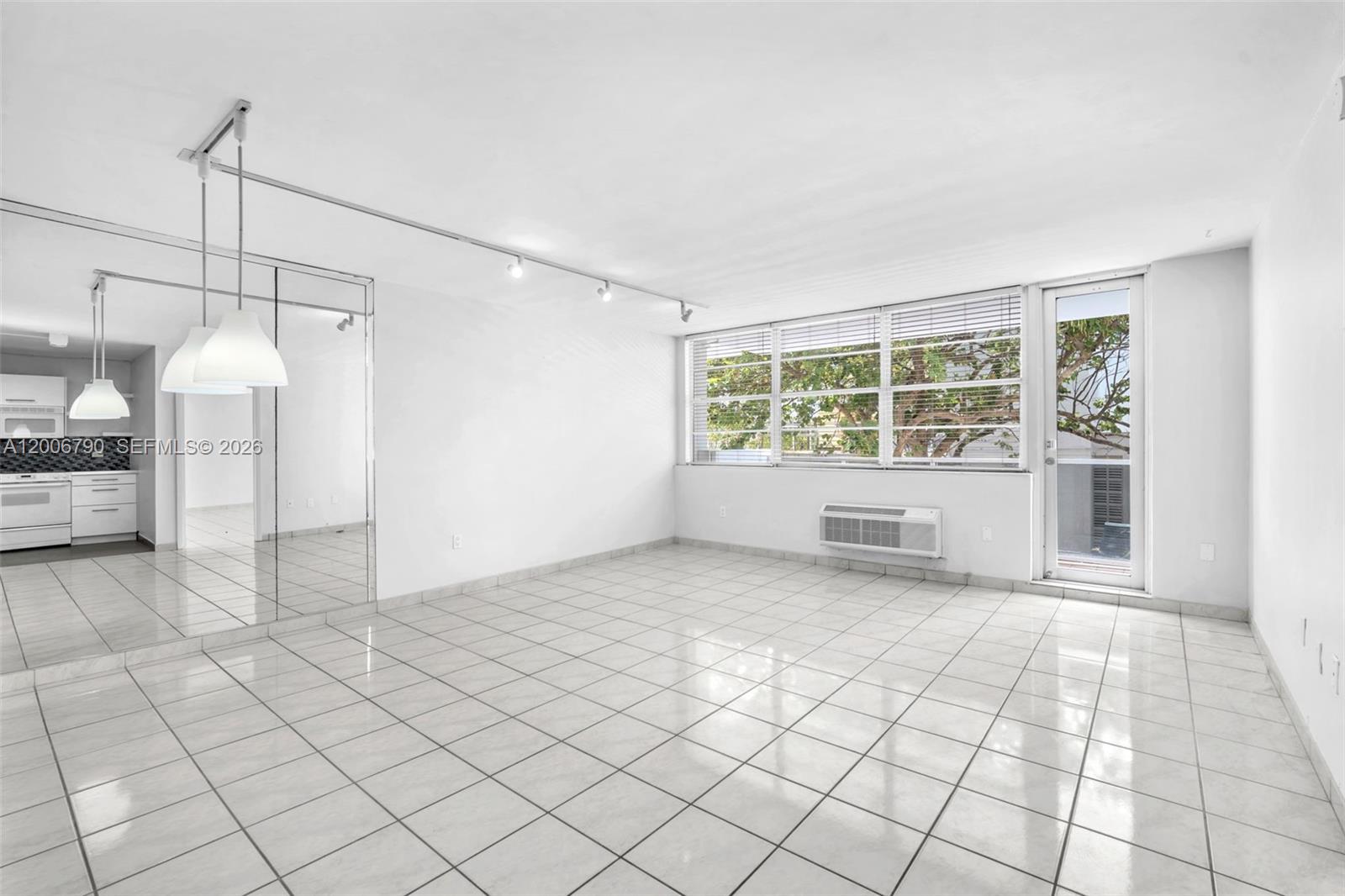 5313 Collins Ave 204 Property Photo 10