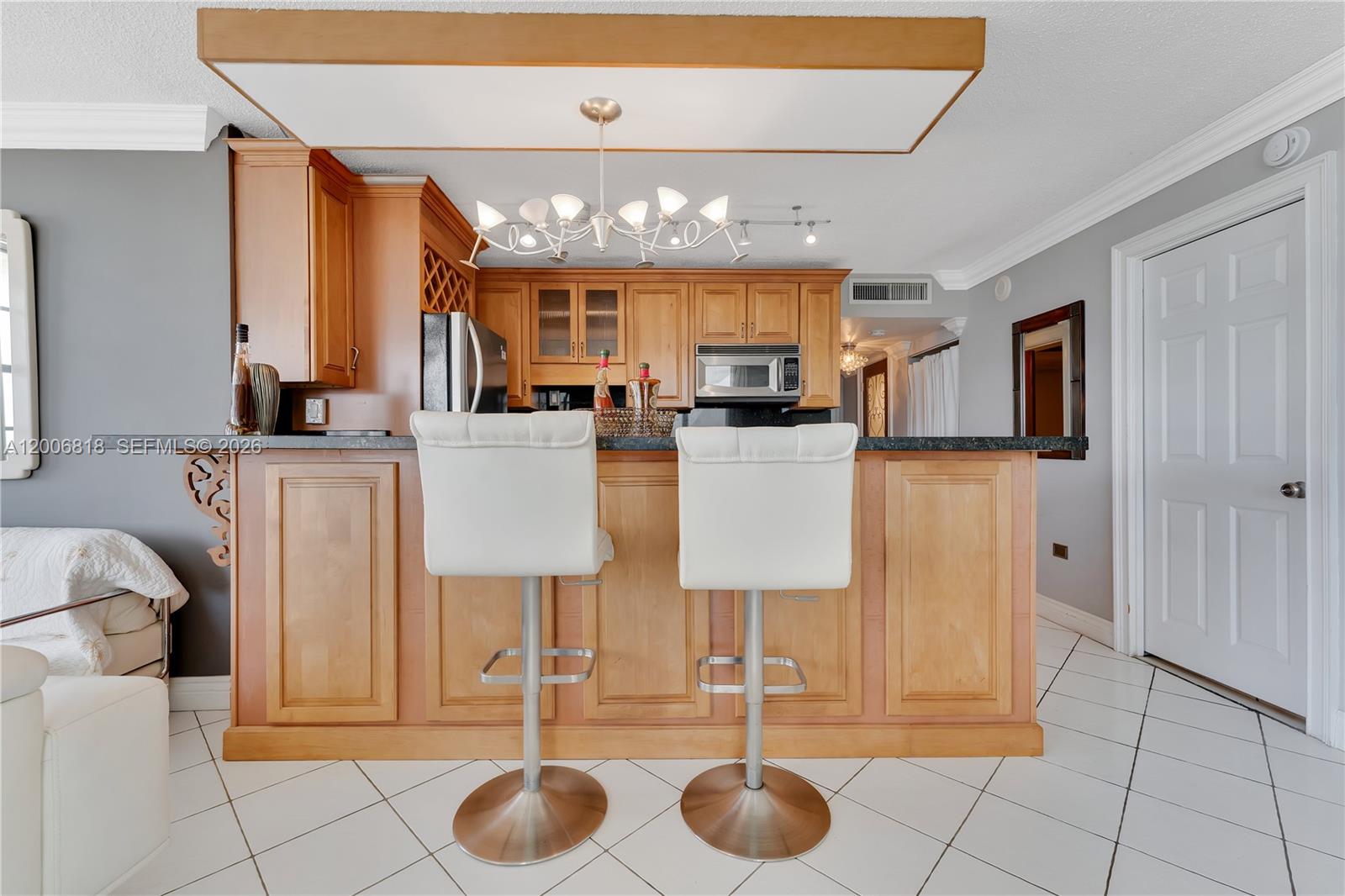 5555 Collins Ave 16a Property Photo 11