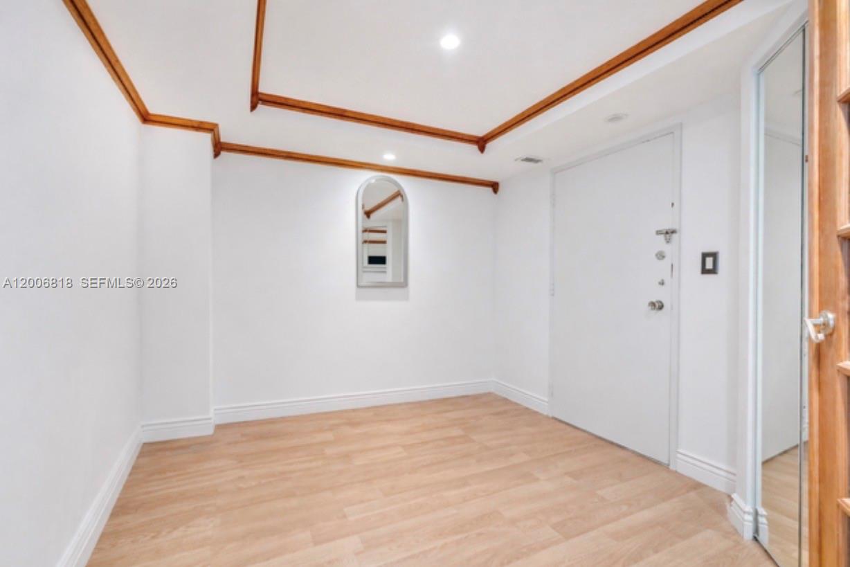 5555 Collins Ave 16a Property Photo 18