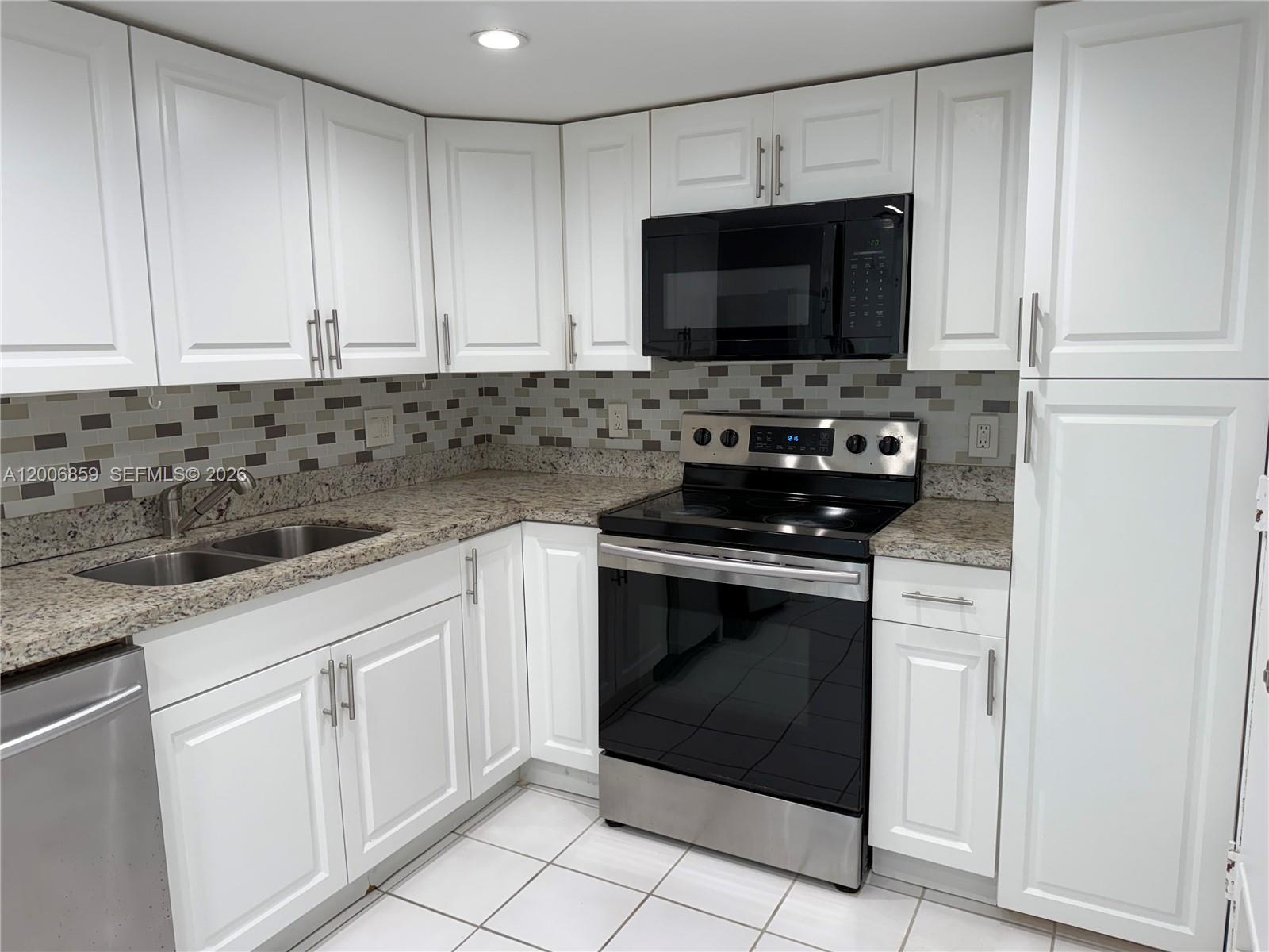 400 Kings Point Dr 608 Property Photo 4