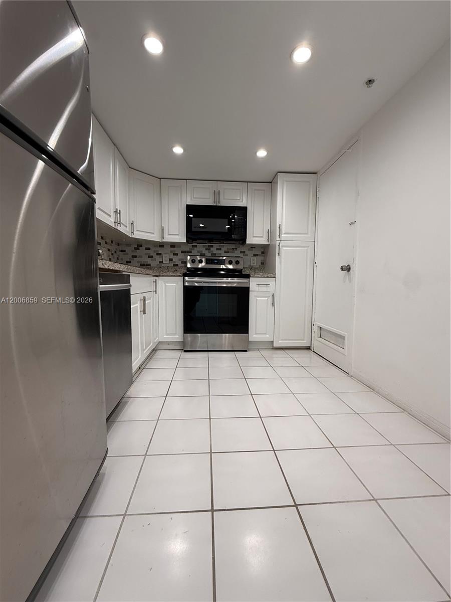 400 Kings Point Dr 608 Property Photo 5