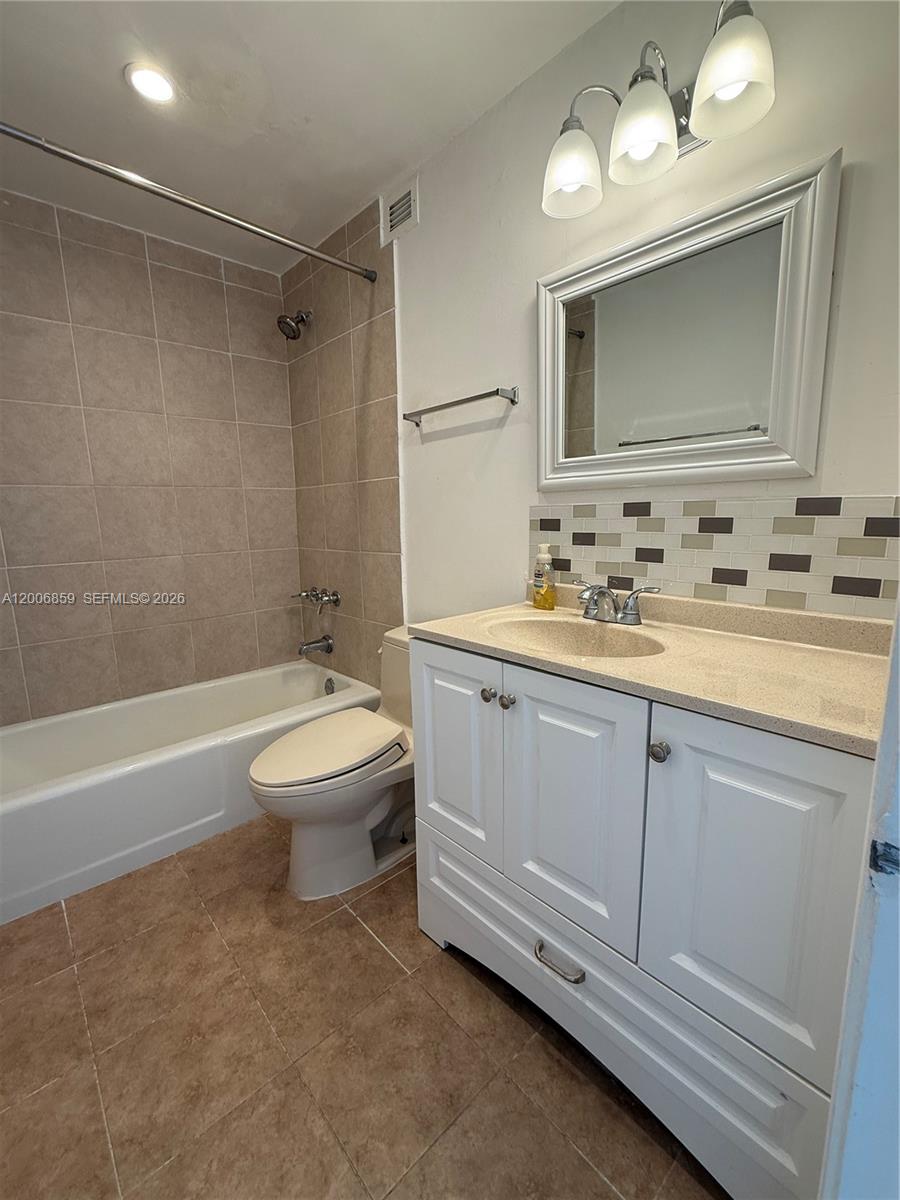 400 Kings Point Dr 608 Property Photo 10