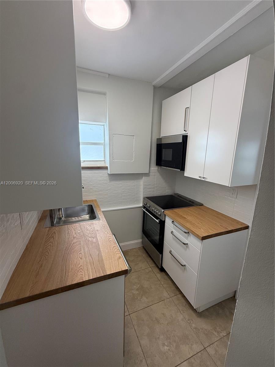2816 Pine Tree Dr 2 Property Photo 3