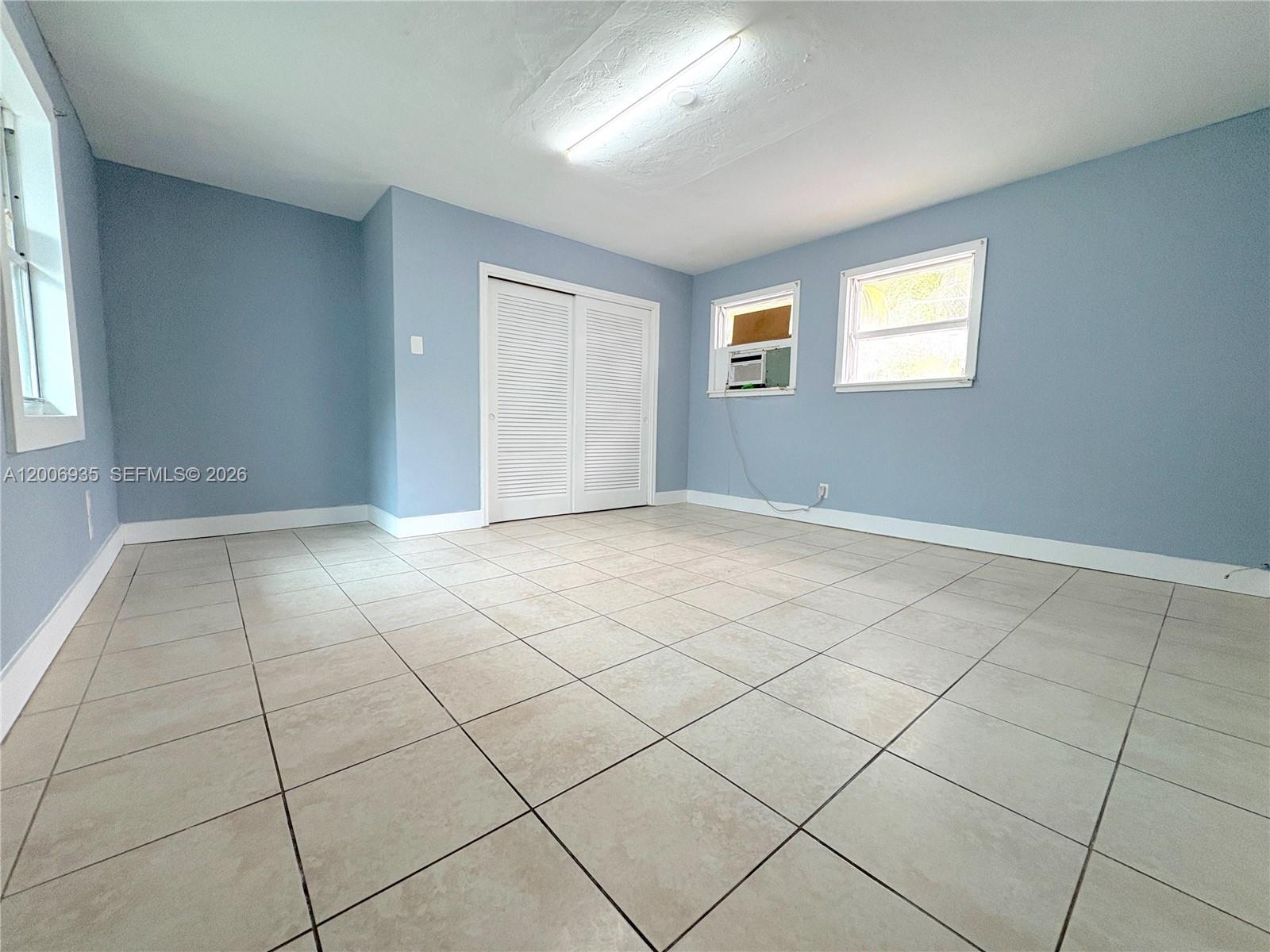 1815 Mckinley St 9 Property Photo 5