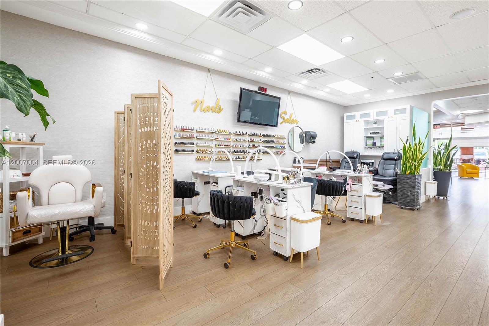 A12007004 Property Photo 10