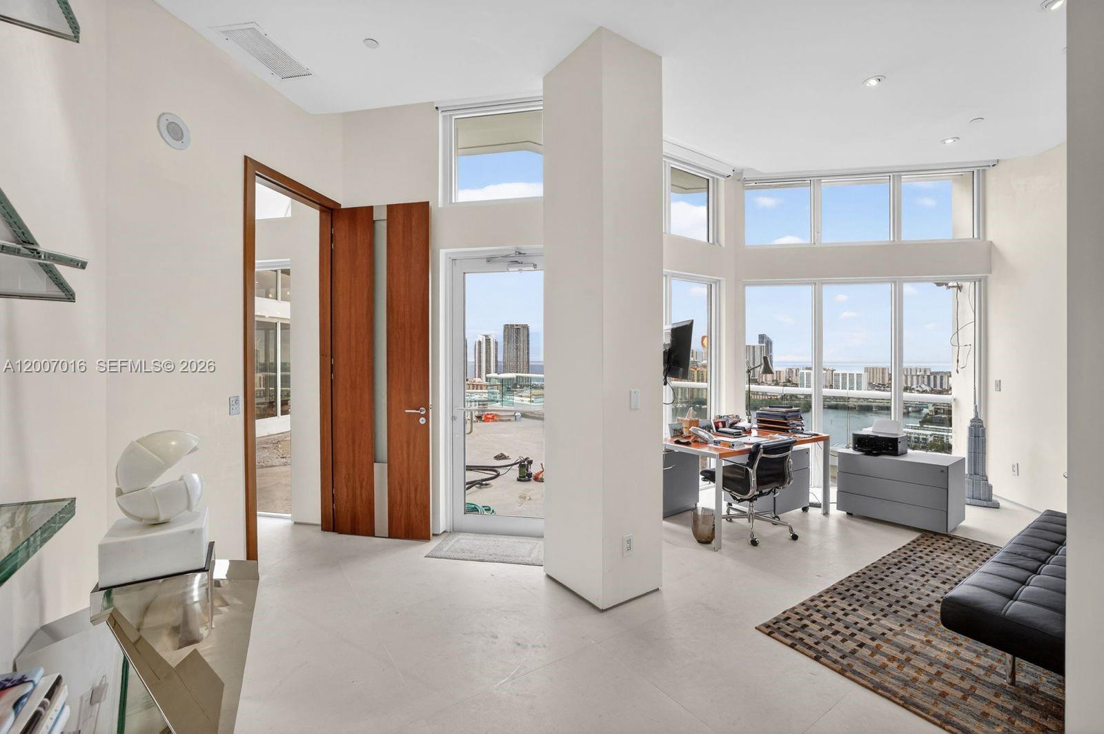 2600 Island Blvd Ph-1 Property Photo 18