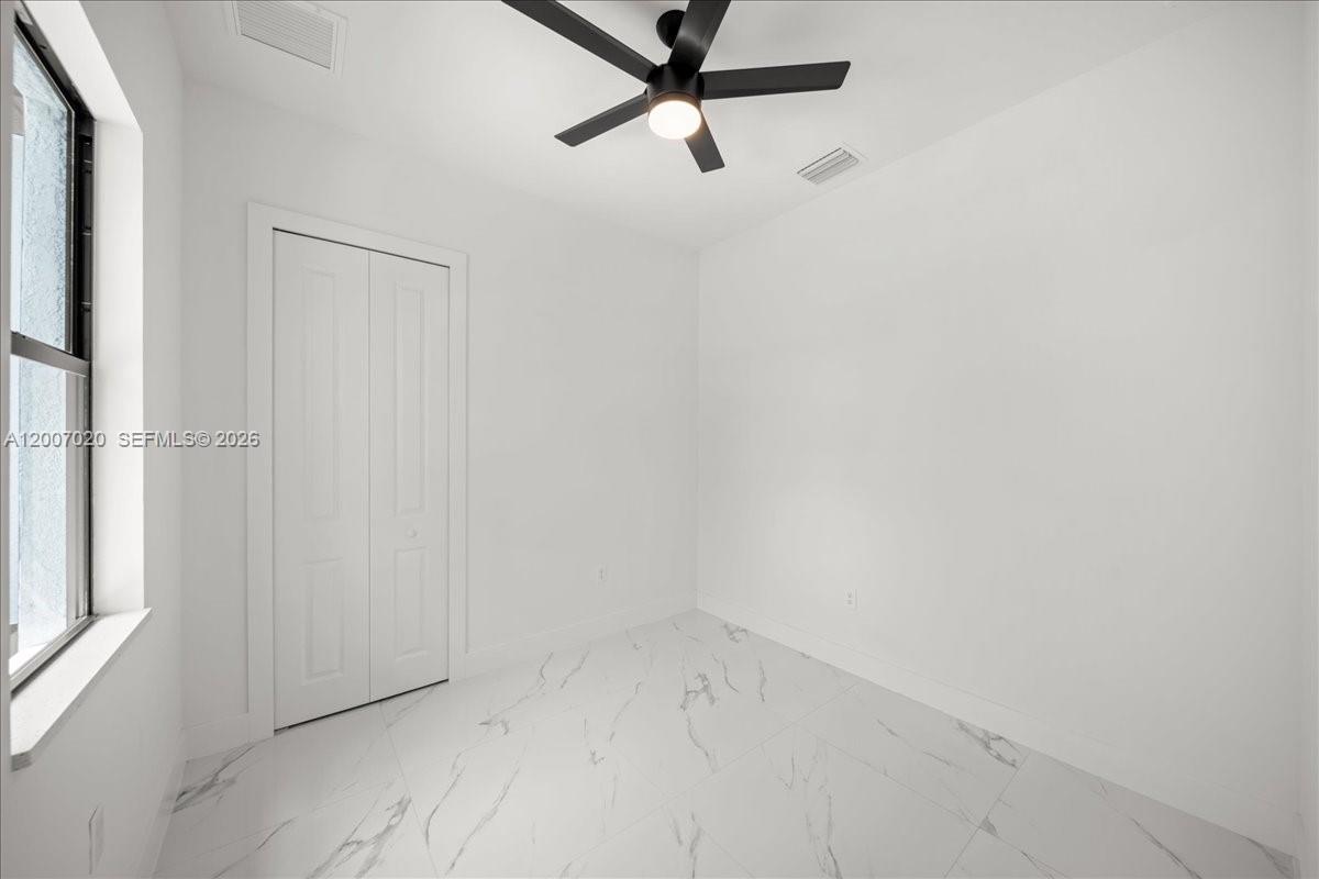 1033 E Plymouth St E Property Photo 17