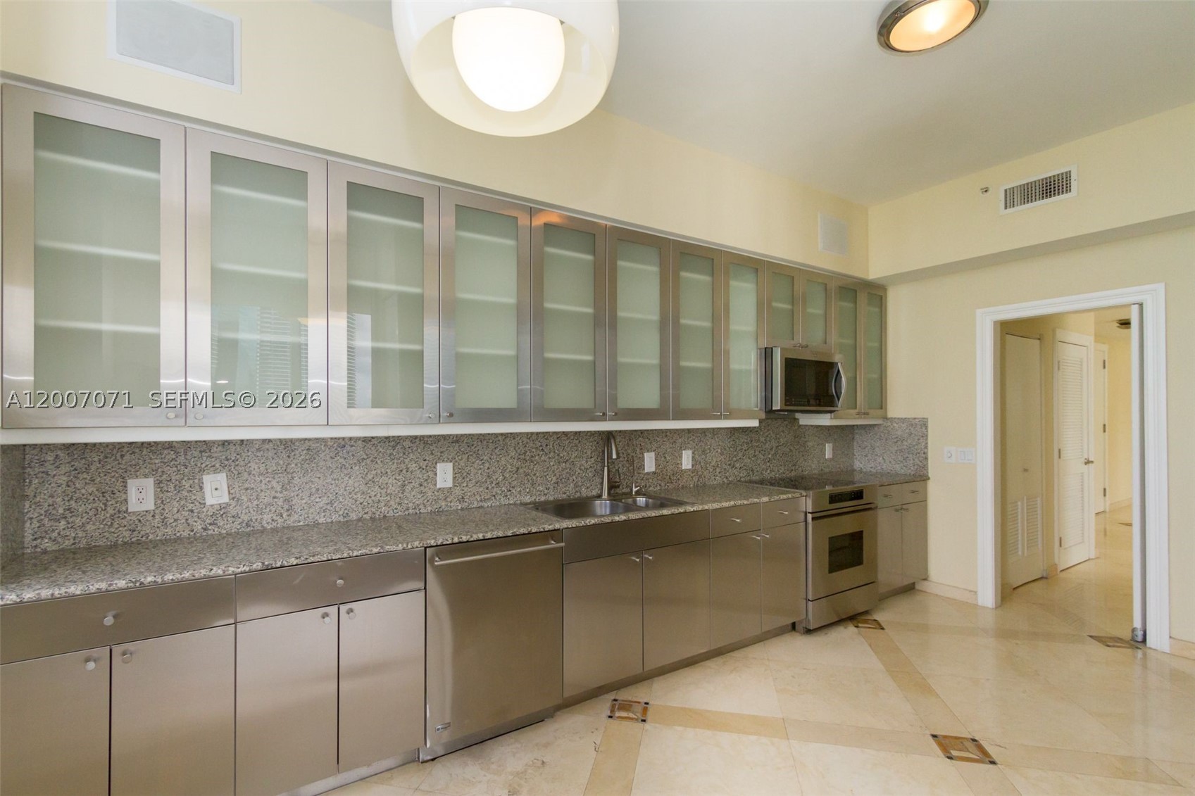 888 Brickell Key Dr 2802 Property Photo 10