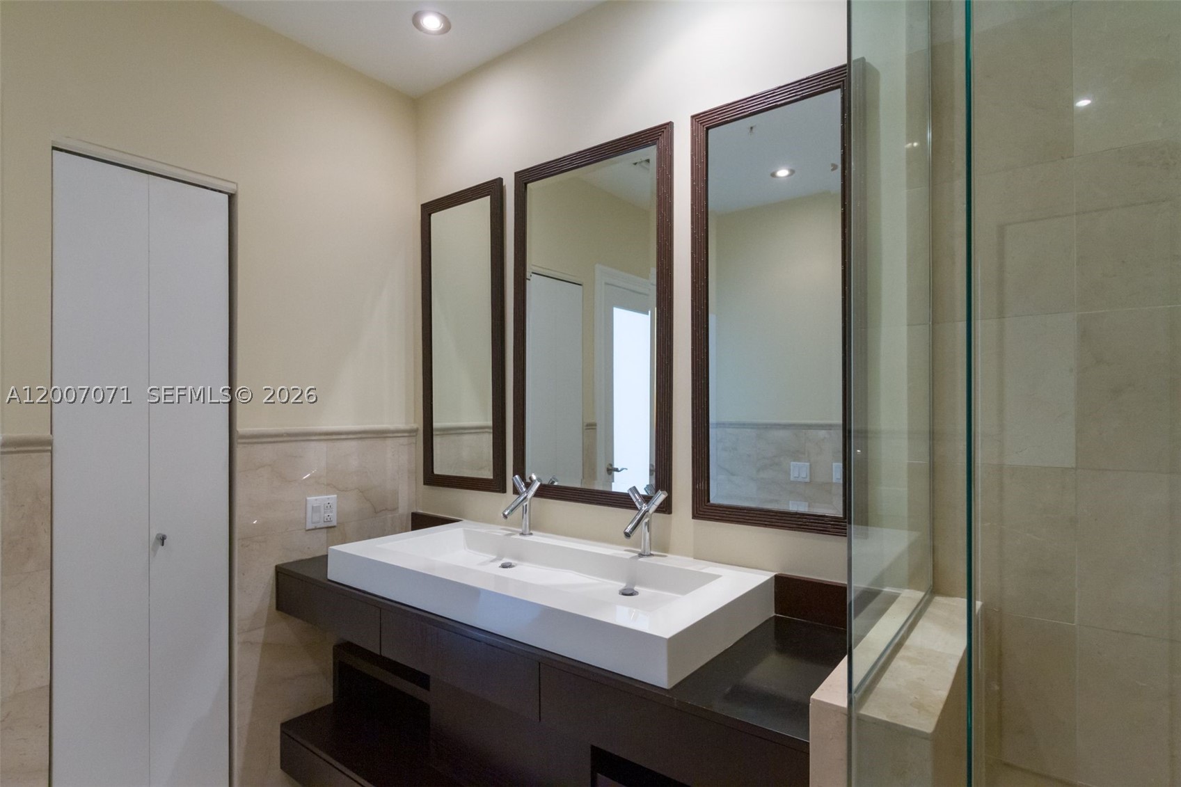 888 Brickell Key Dr 2802 Property Photo 16