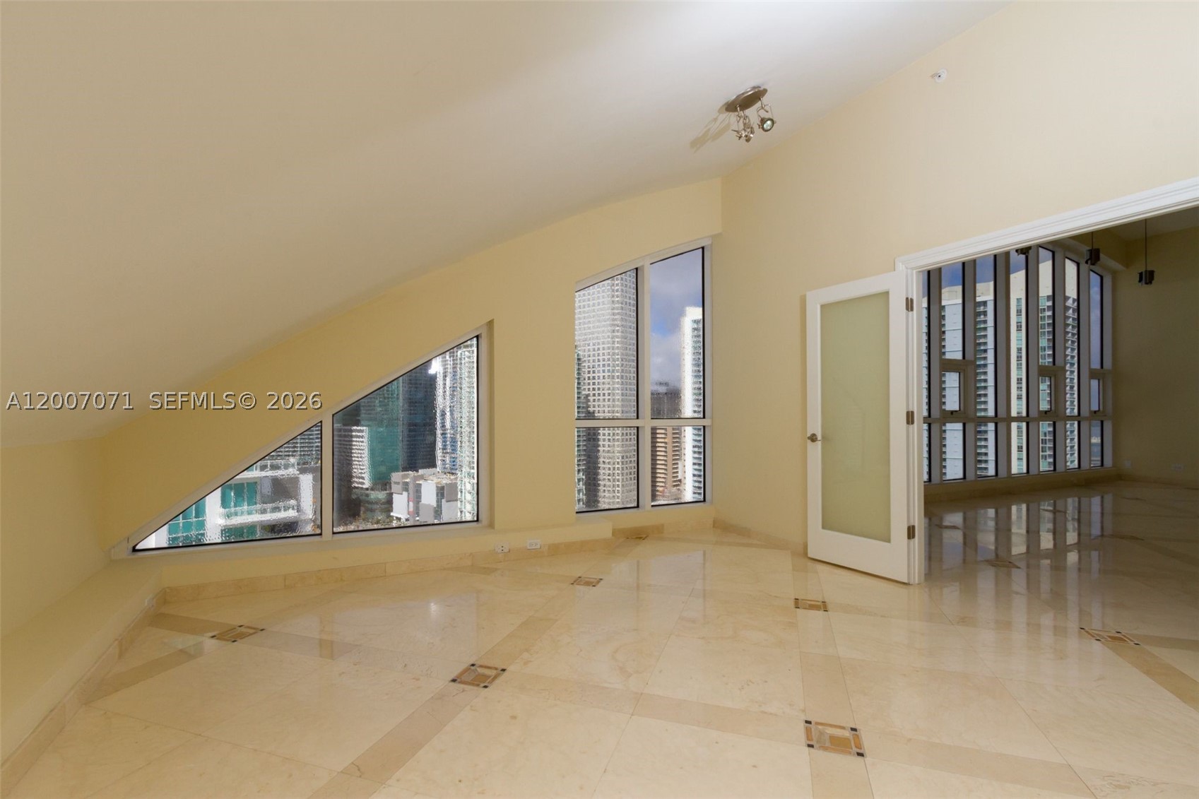 888 Brickell Key Dr 2802 Property Photo 23