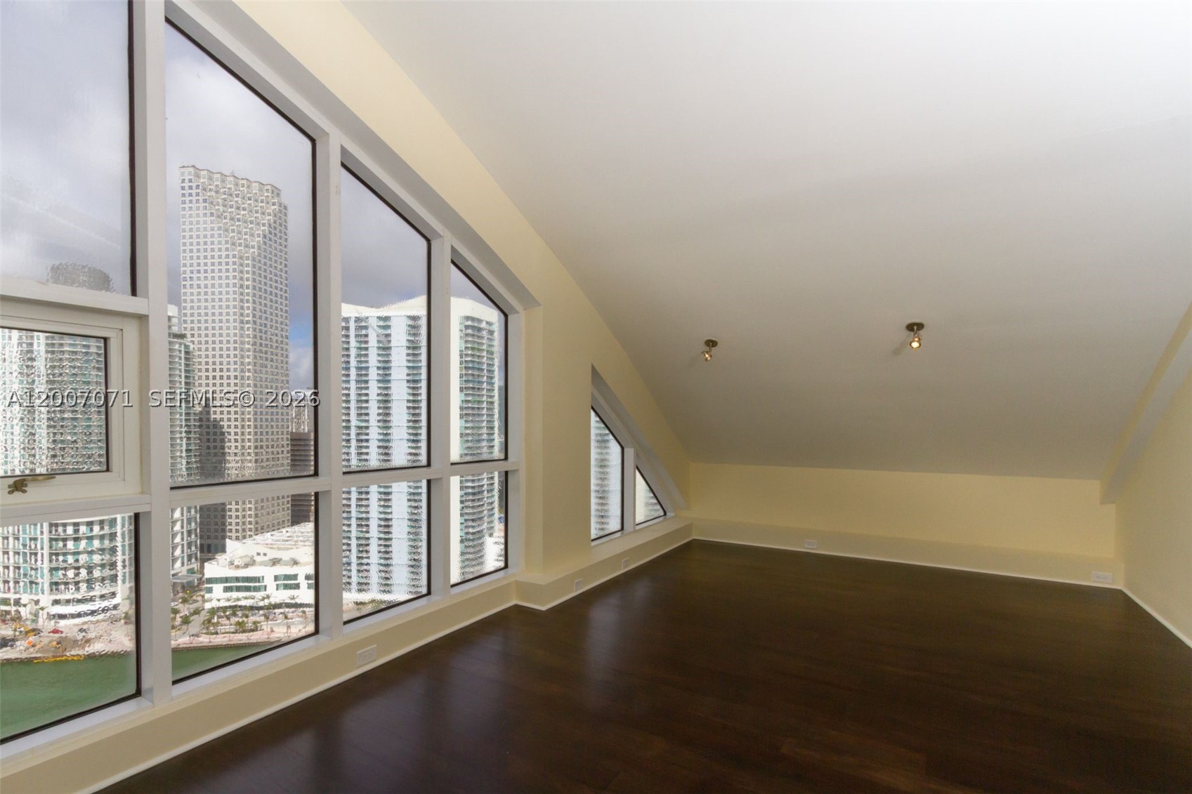 888 Brickell Key Dr 2802 Property Photo 32