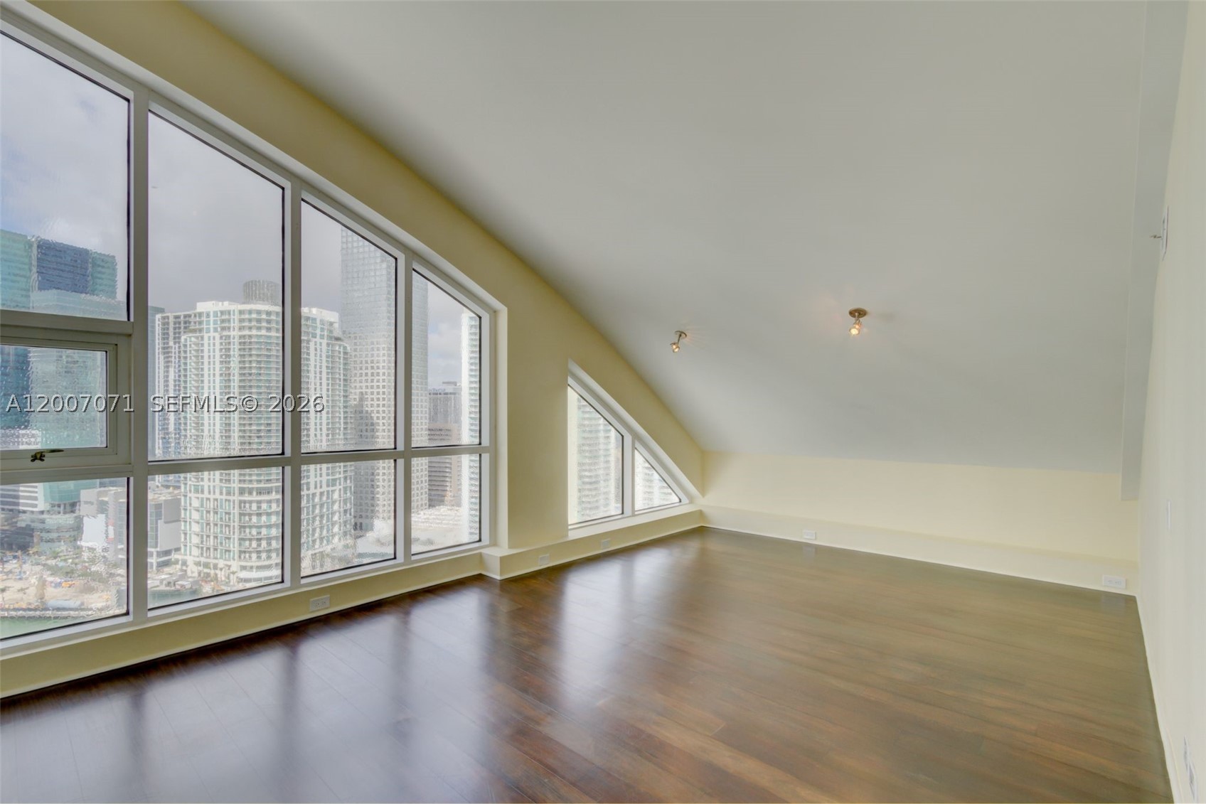 888 Brickell Key Dr 2802 Property Photo 33