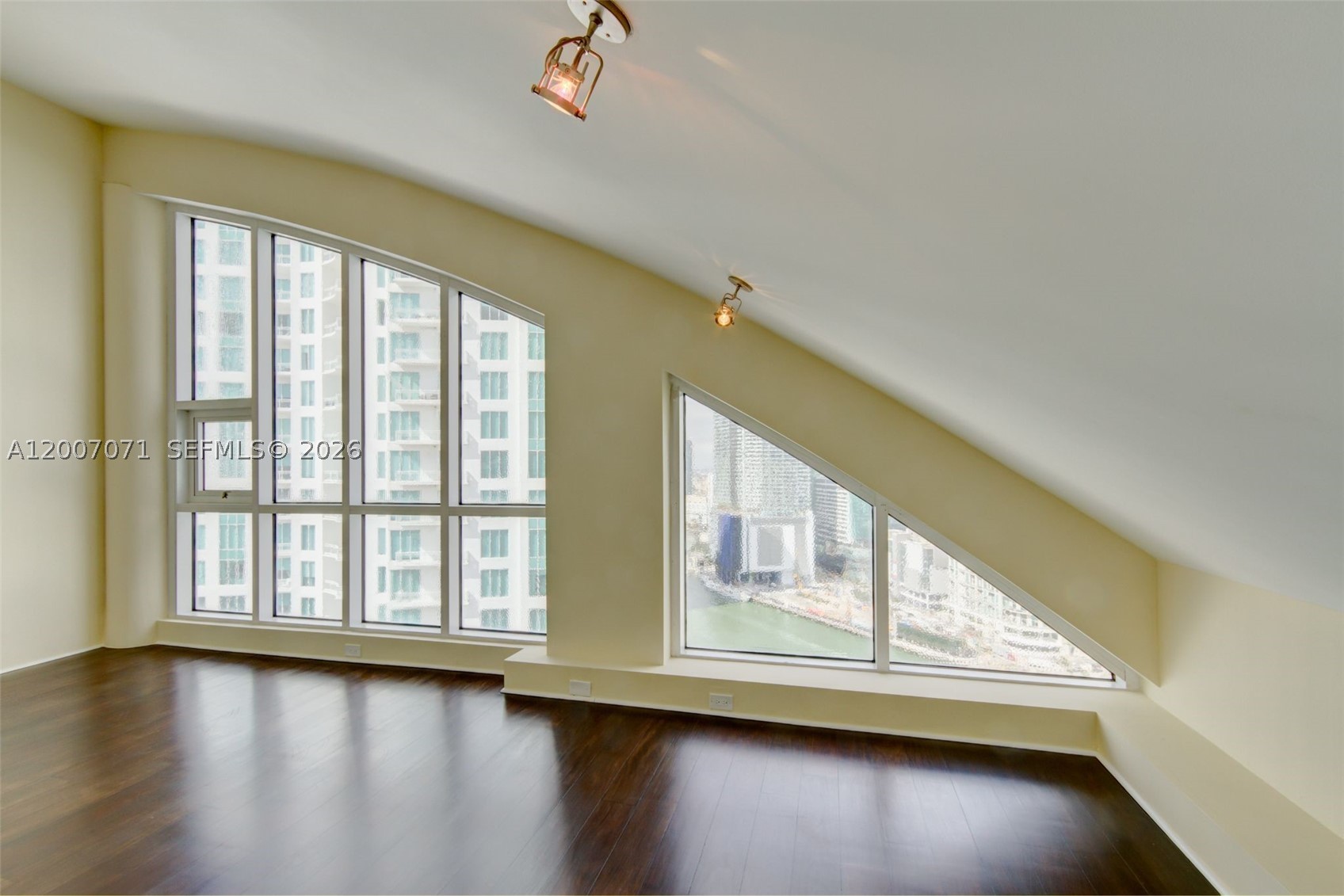 888 Brickell Key Dr 2802 Property Photo 34