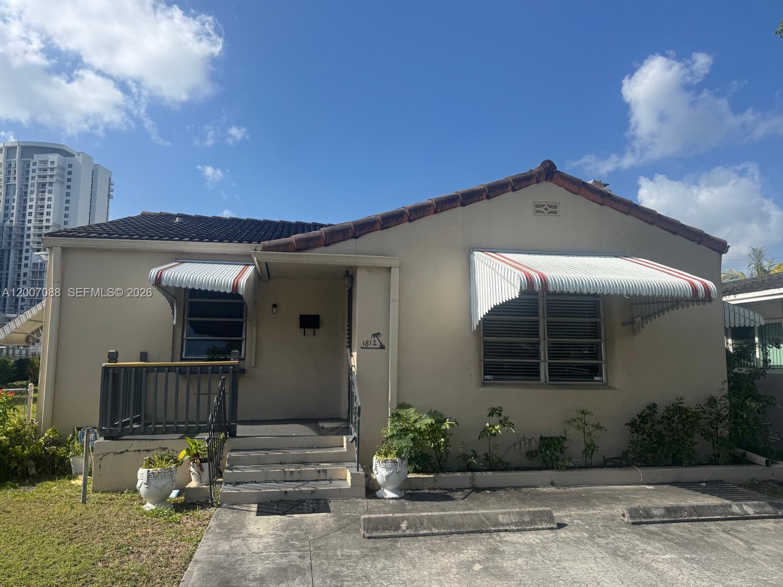 1812 Fillmore St Property Photo 1