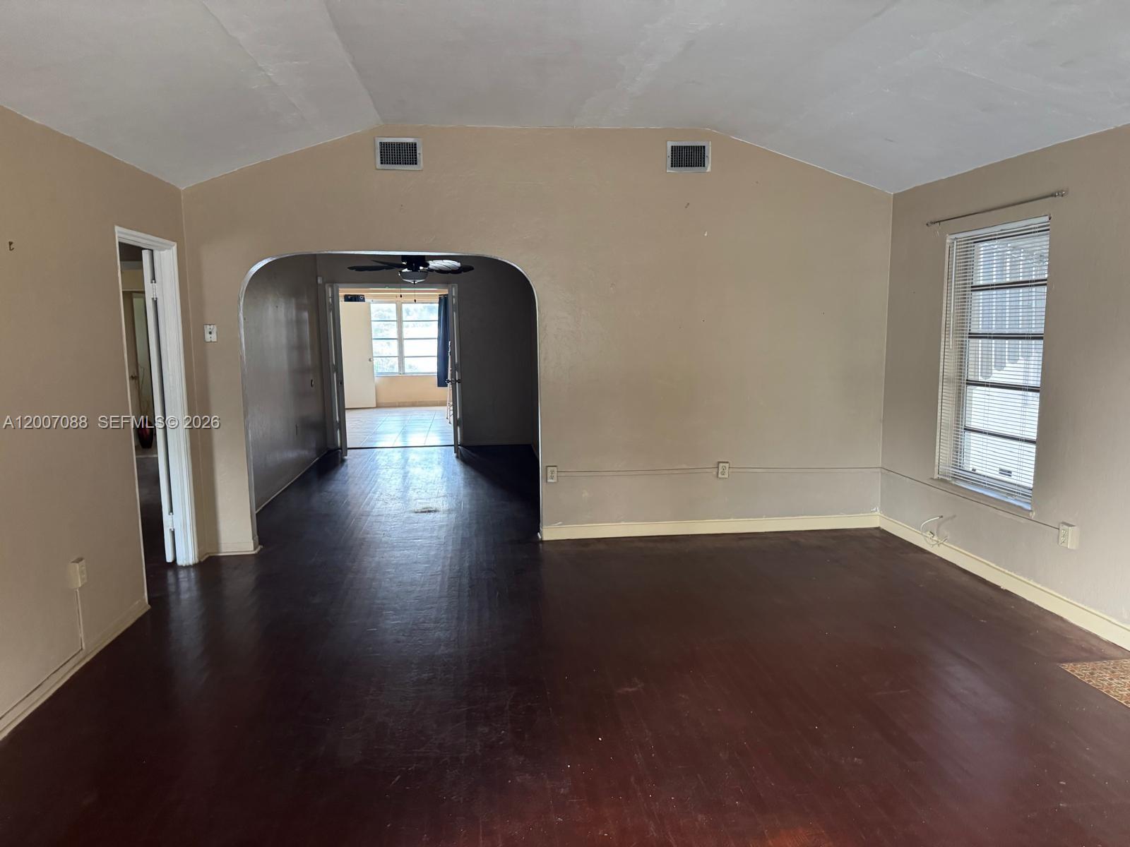1812 Fillmore St Property Photo 3