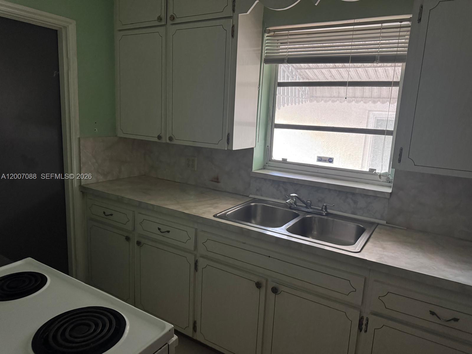 1812 Fillmore St Property Photo 4
