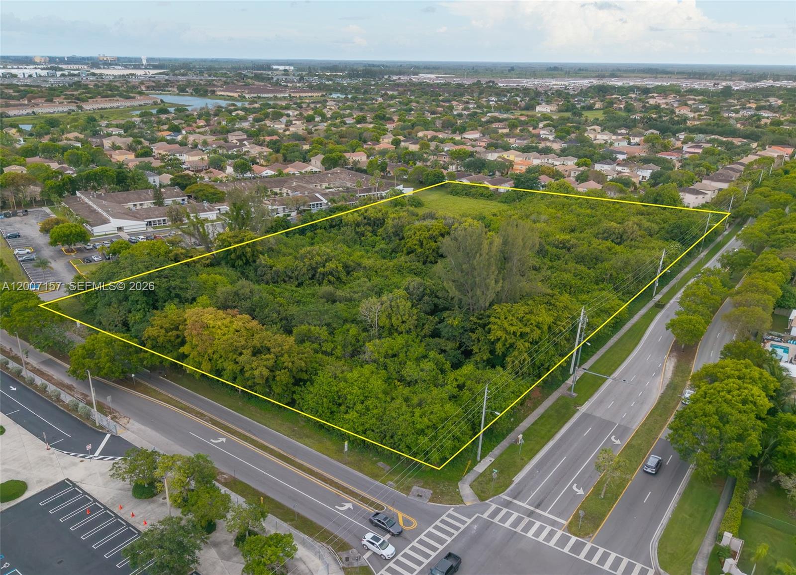 S Canal Dr Property Photo 14