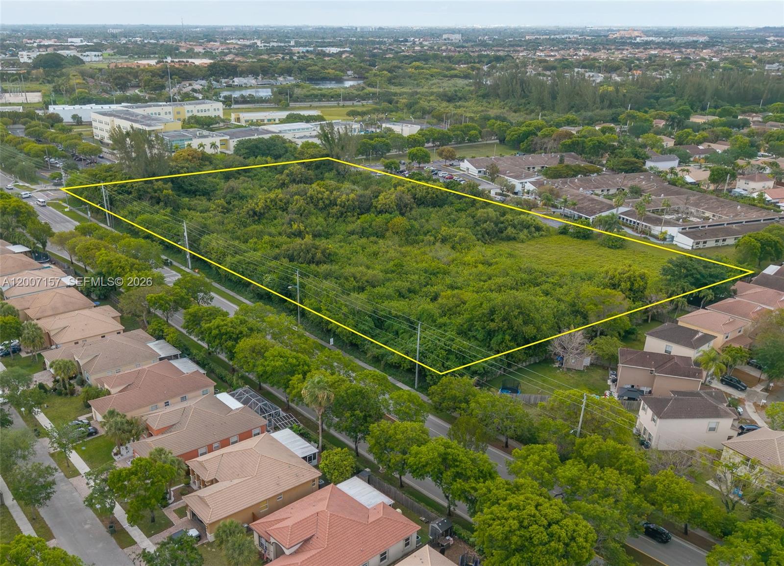 S Canal Dr Property Photo 16