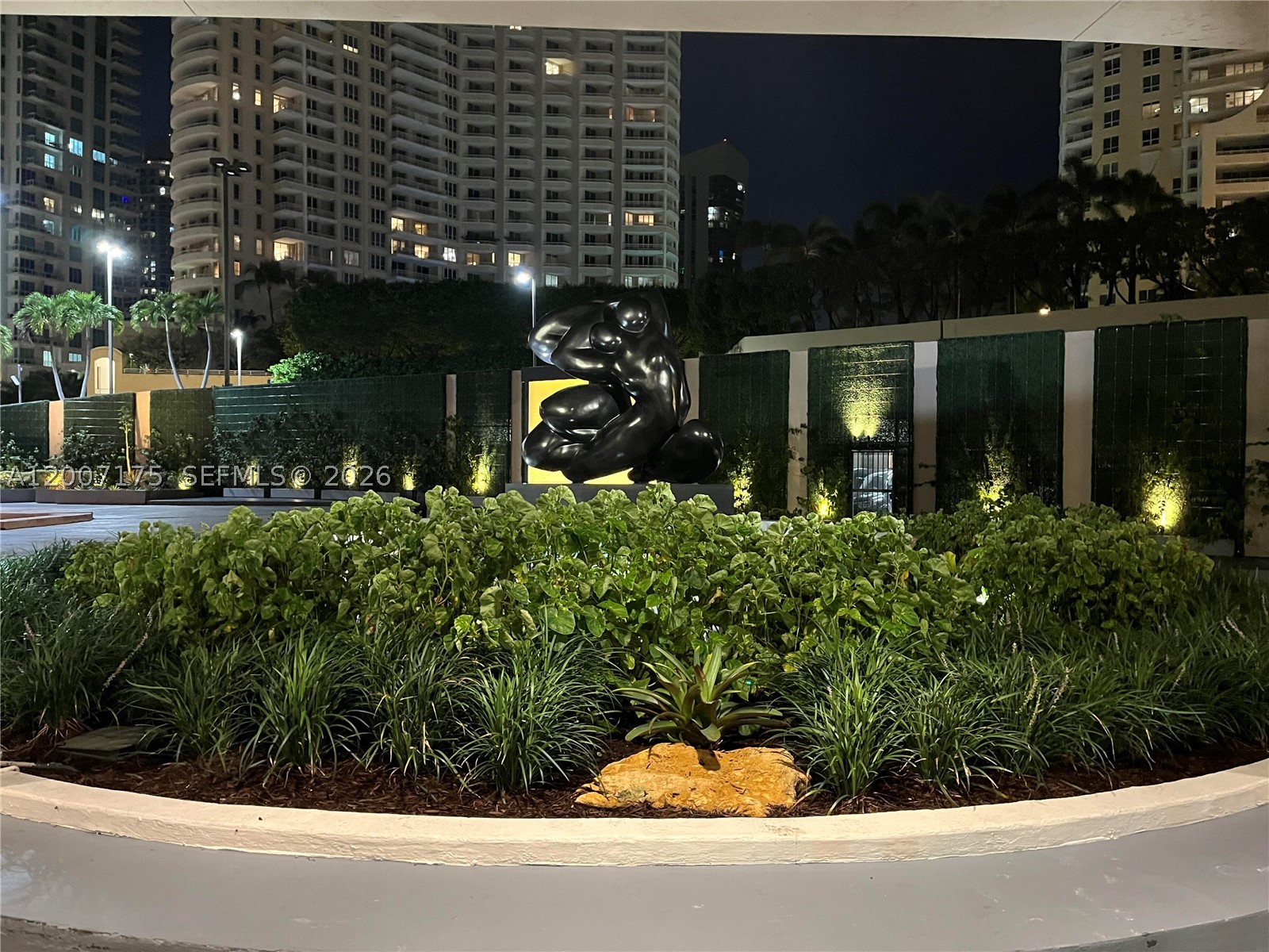 540 Brickell Key Dr 1809 Property Photo 4