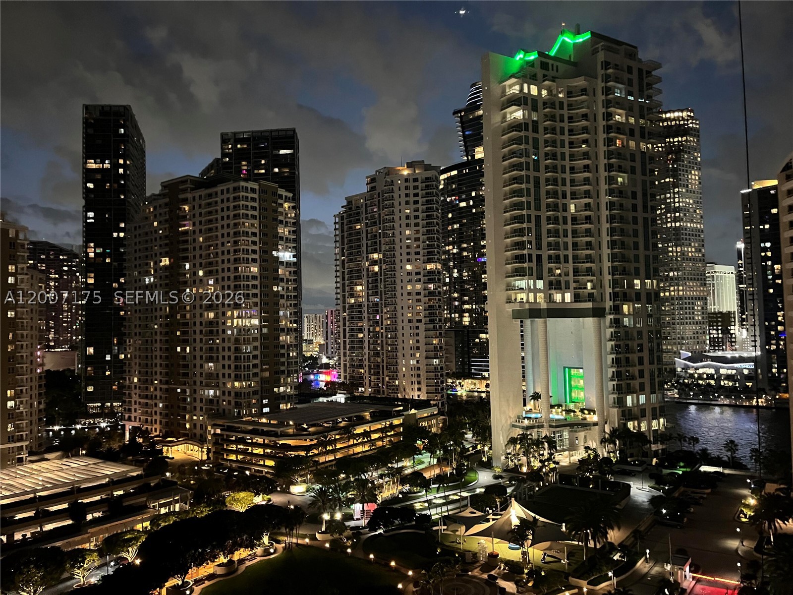 540 Brickell Key Dr 1809 Property Photo 5