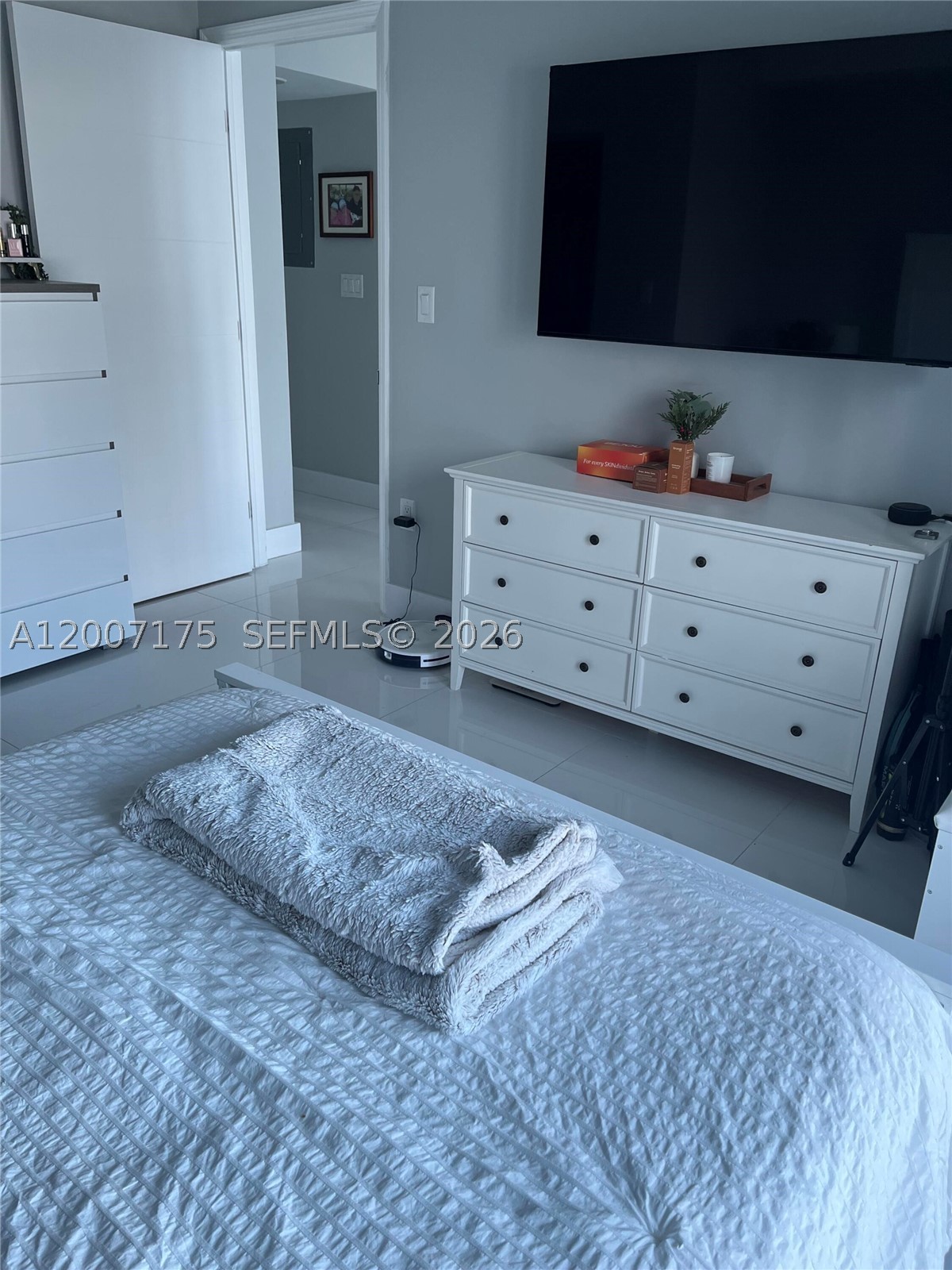 540 Brickell Key Dr 1809 Property Photo 21