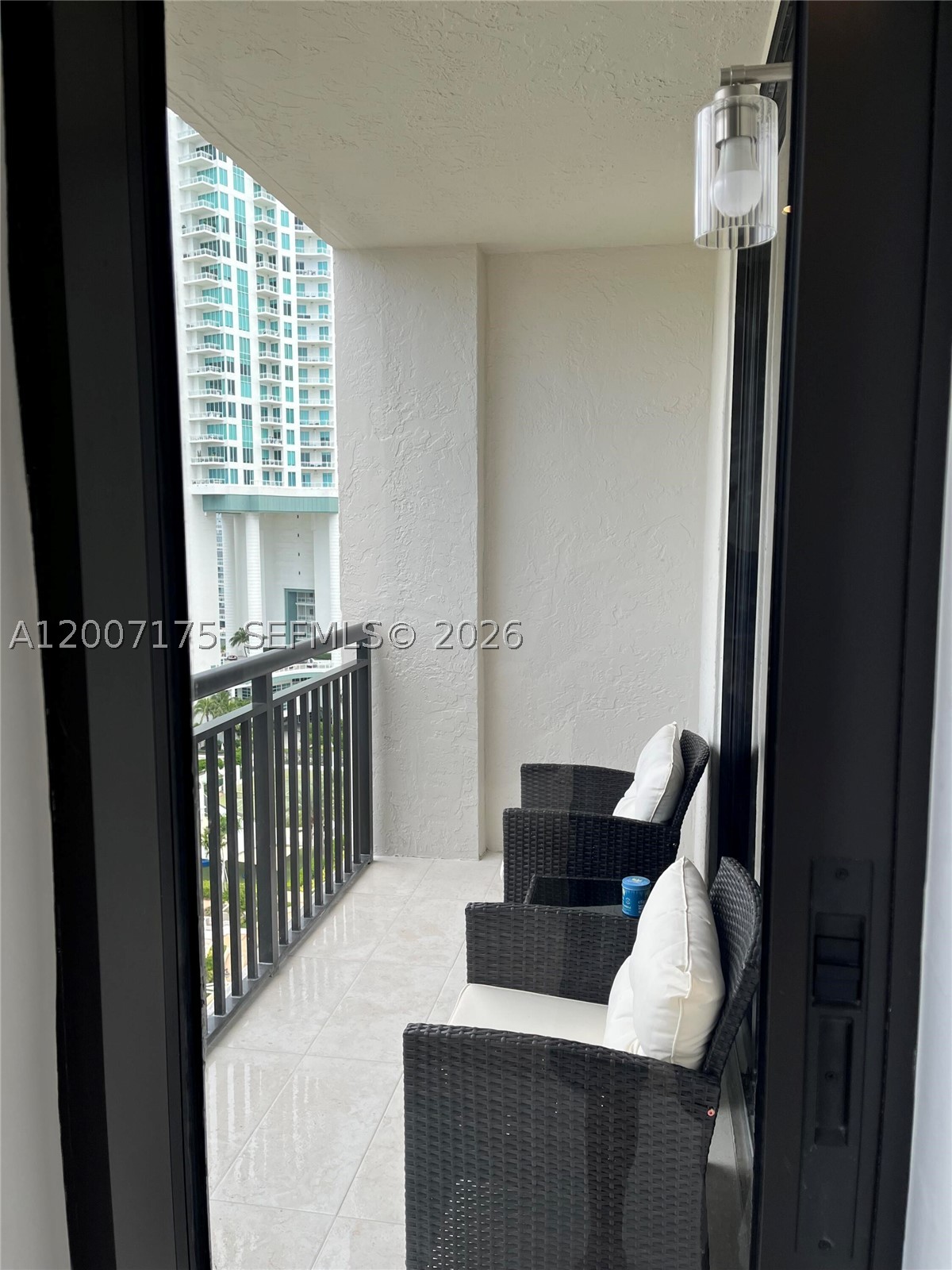 540 Brickell Key Dr 1809 Property Photo 28