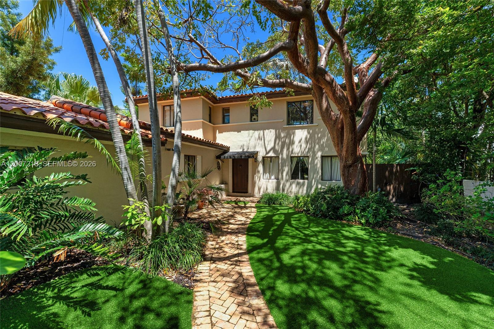 6121 La Gorce Dr Property Photo 4
