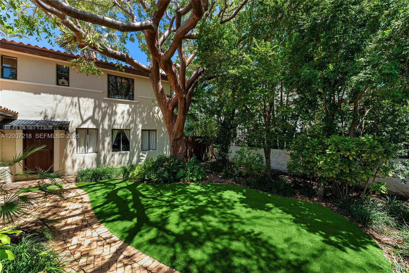 6121 La Gorce Dr Property Photo 6