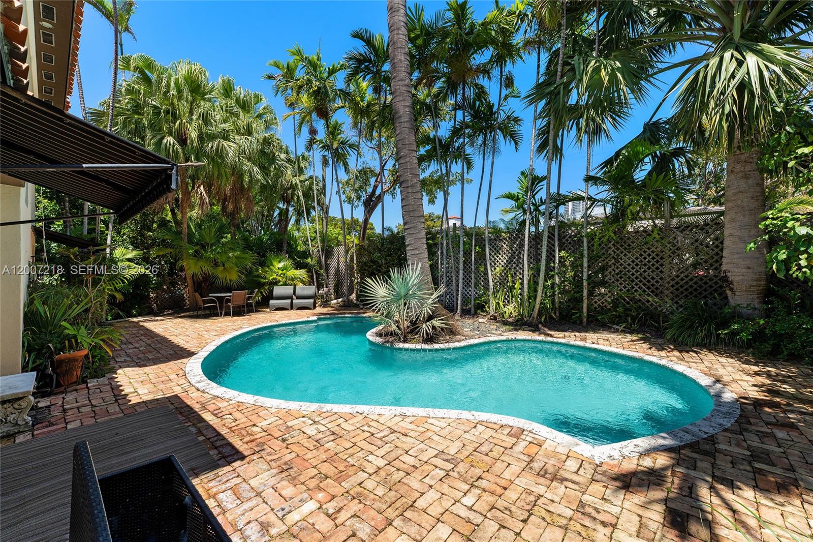 6121 La Gorce Dr Property Photo 9