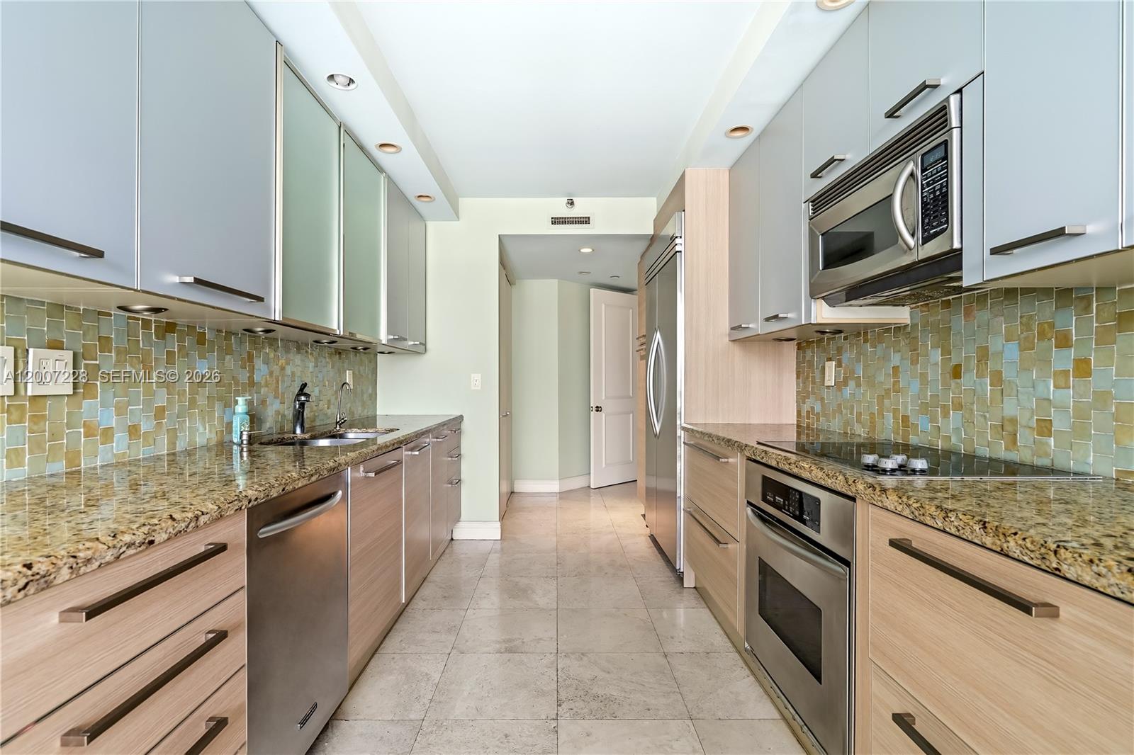 A12007228 Property Photo 16