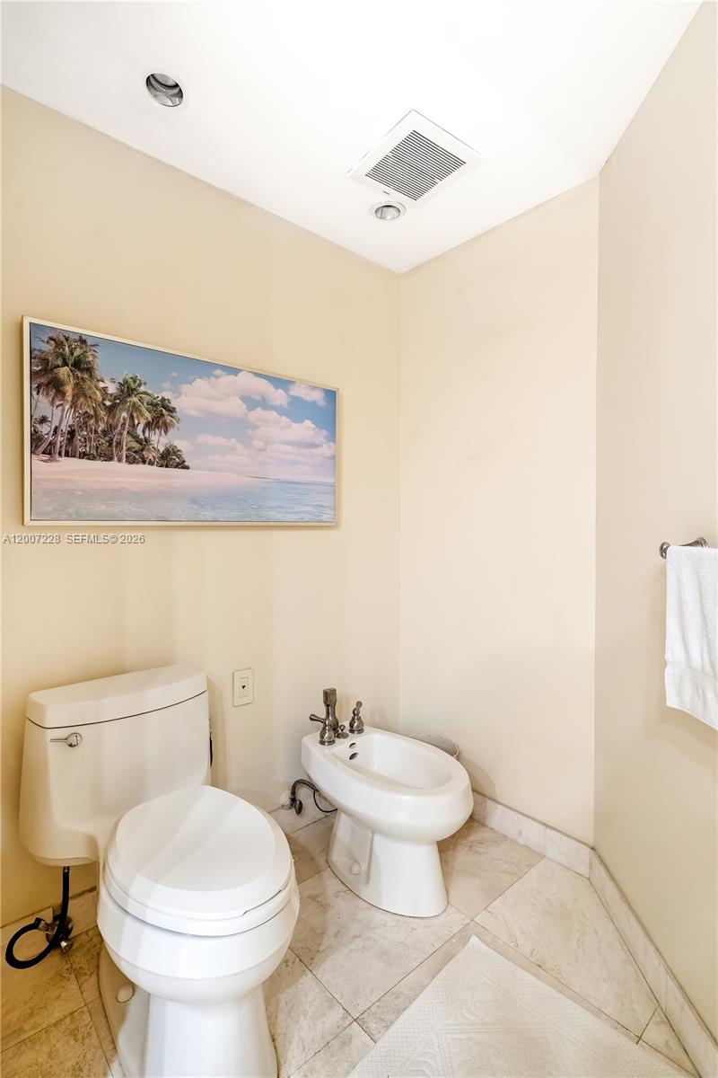 A12007228 Property Photo 28