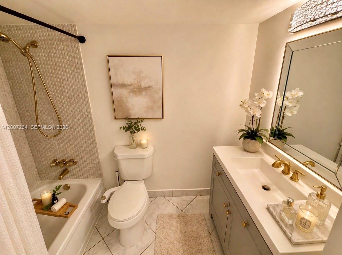 2101 Atlantic Shores Blvd 108 Property Photo 4