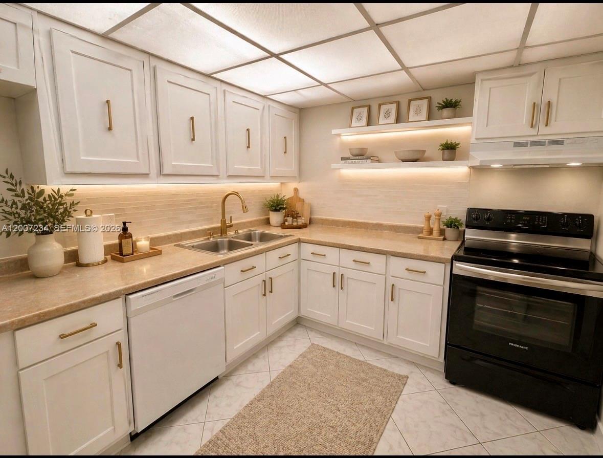 2101 Atlantic Shores Blvd 108 Property Photo 5