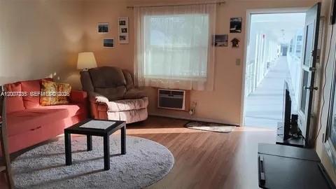 15610 Ne 6th Ave 18c Property Photo 5