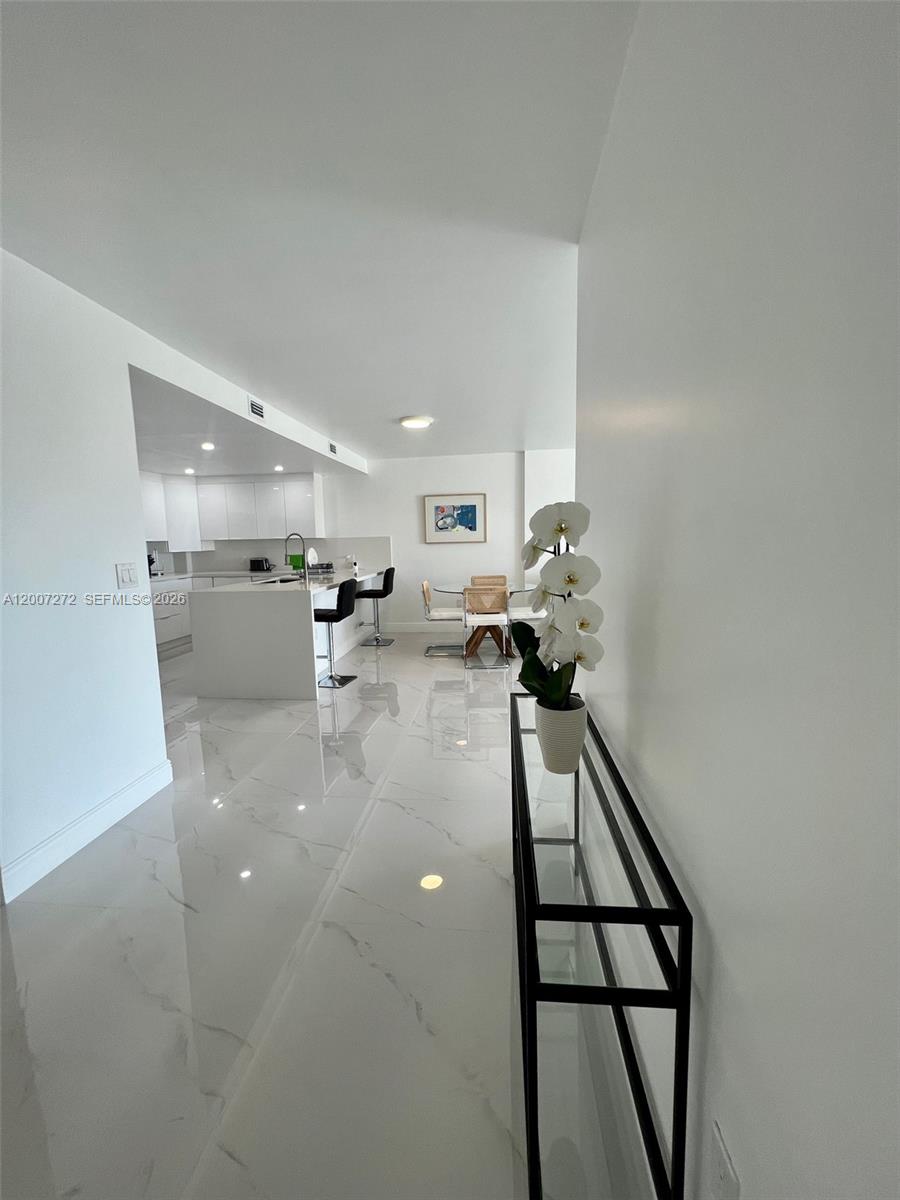 155 Ocean Lane Dr 1011 Property Photo 6